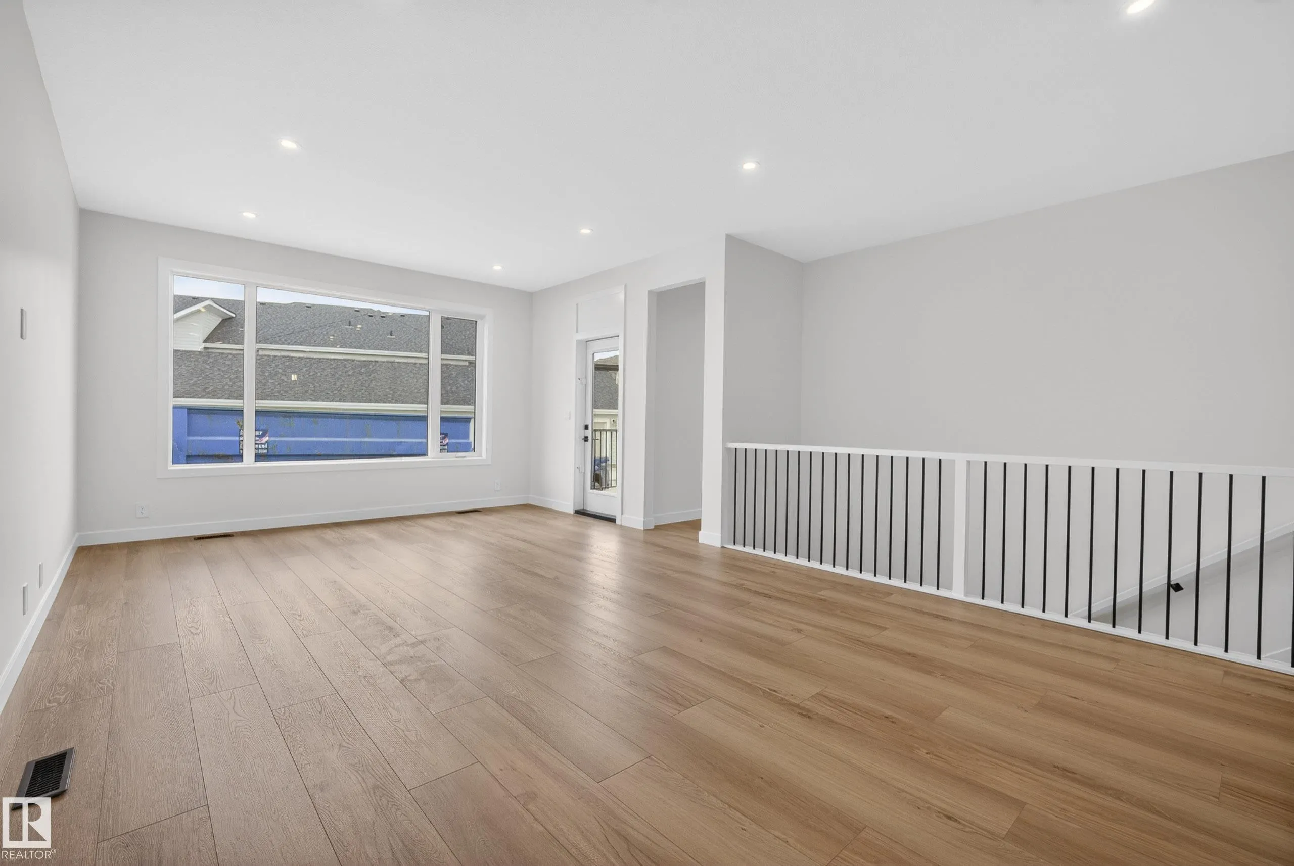 99 NEWBURY Circle
