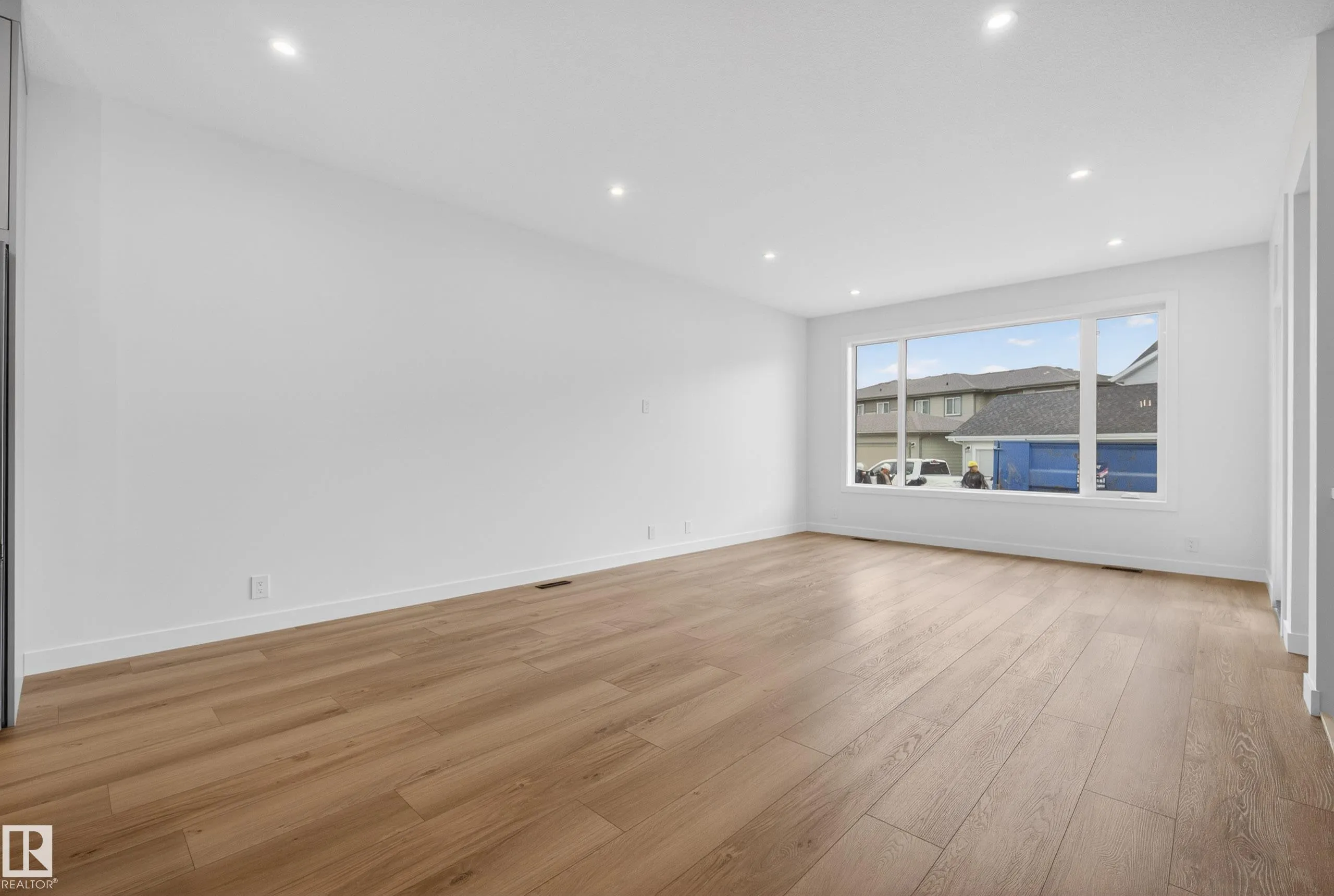99 NEWBURY Circle