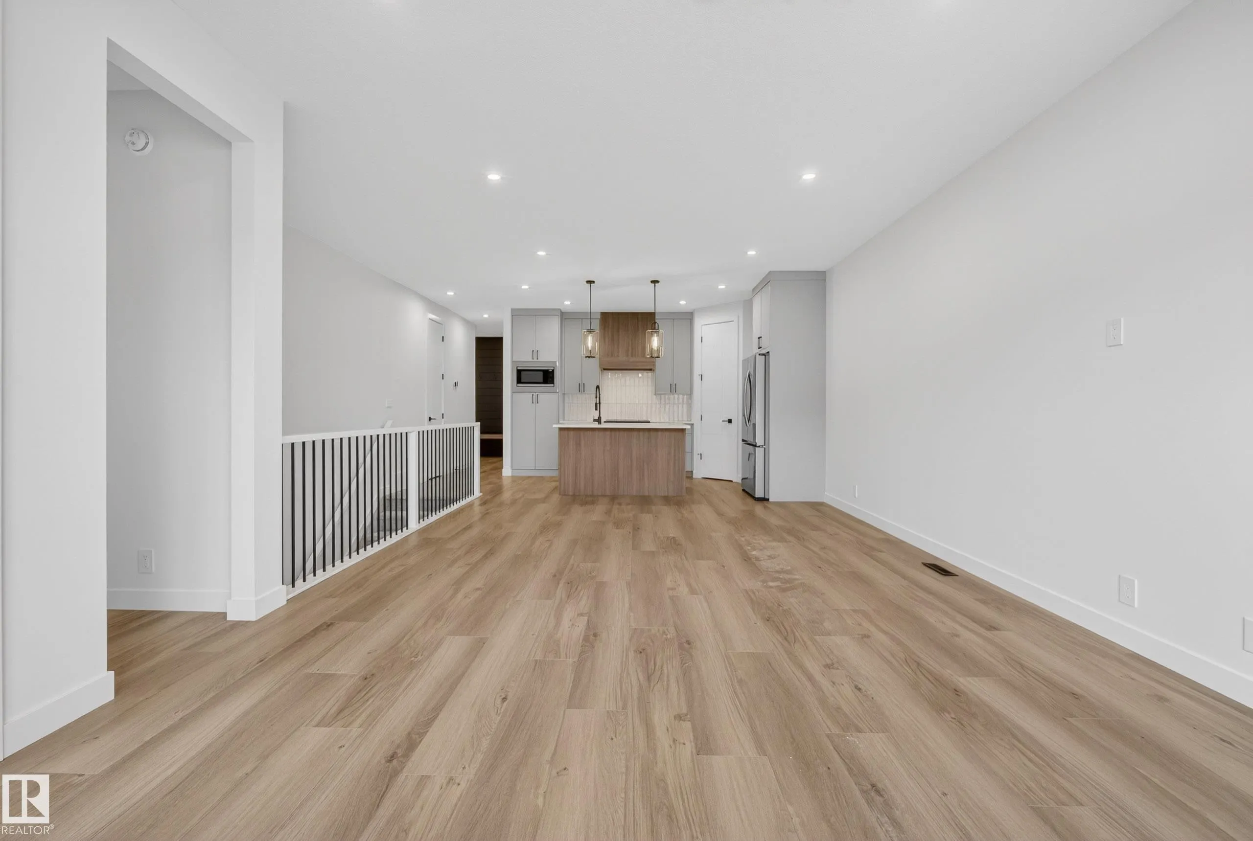 99 NEWBURY Circle
