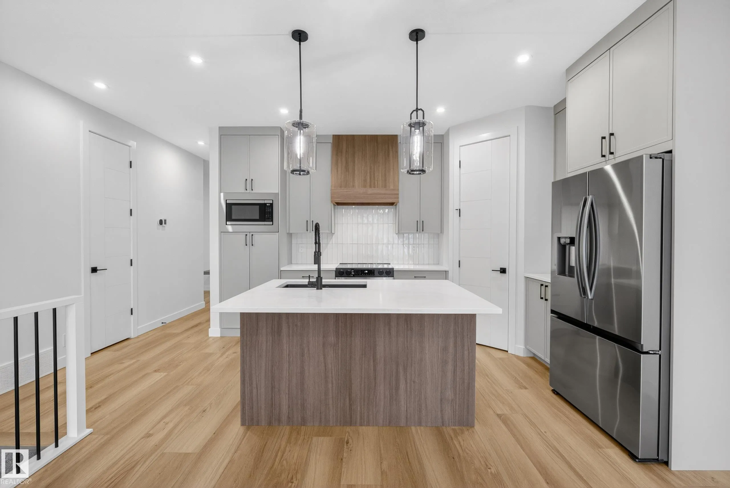 99 NEWBURY Circle