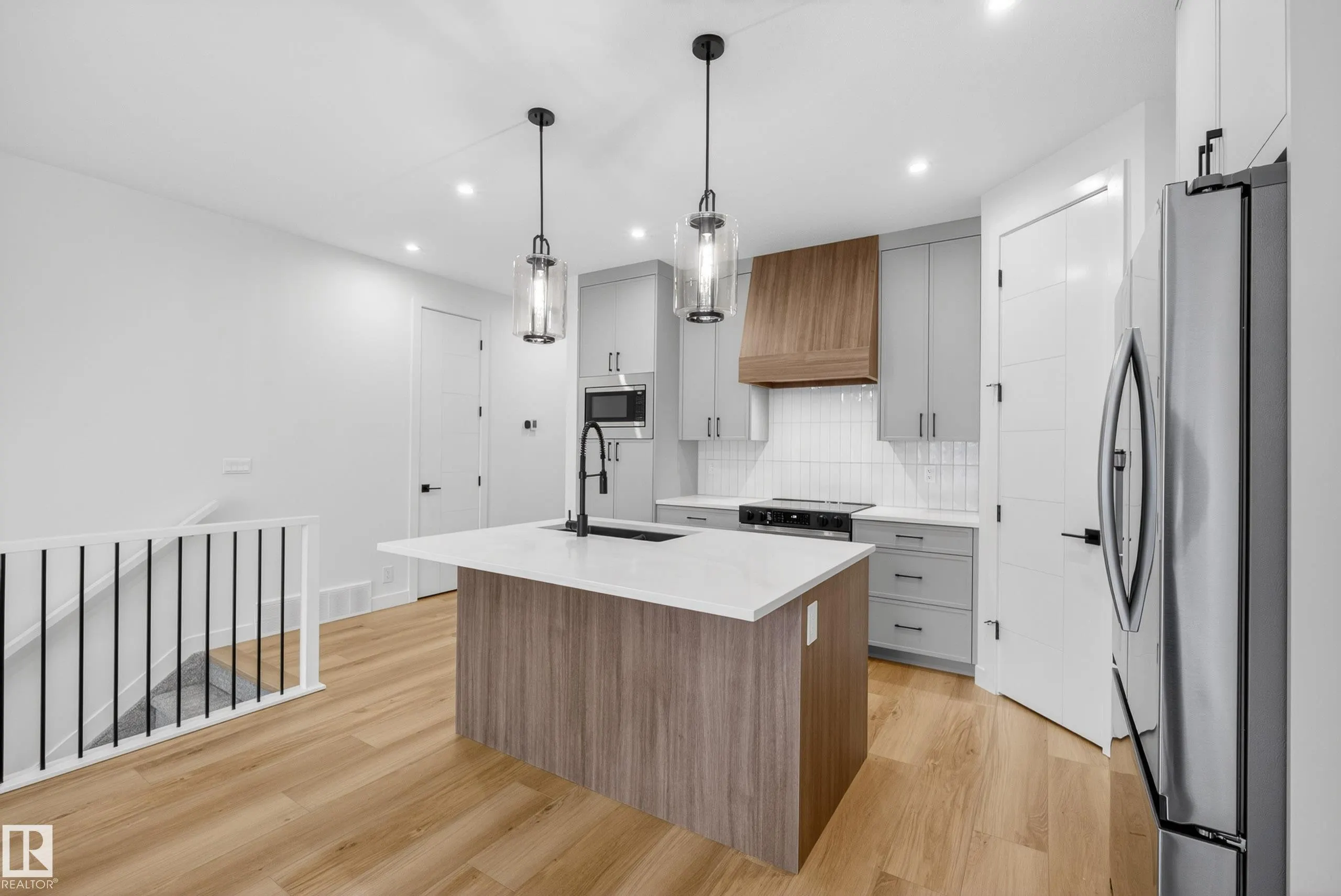 99 NEWBURY Circle