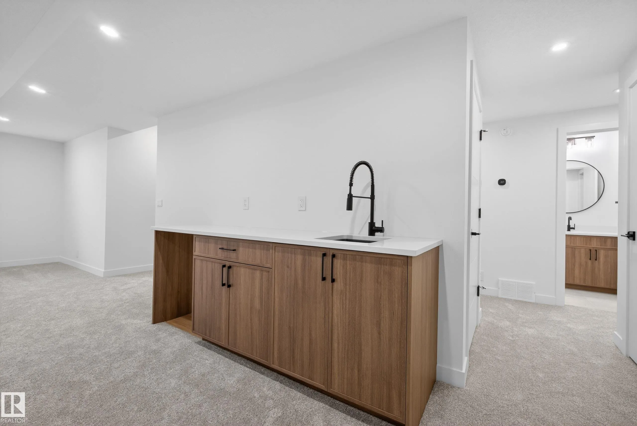 99 NEWBURY Circle
