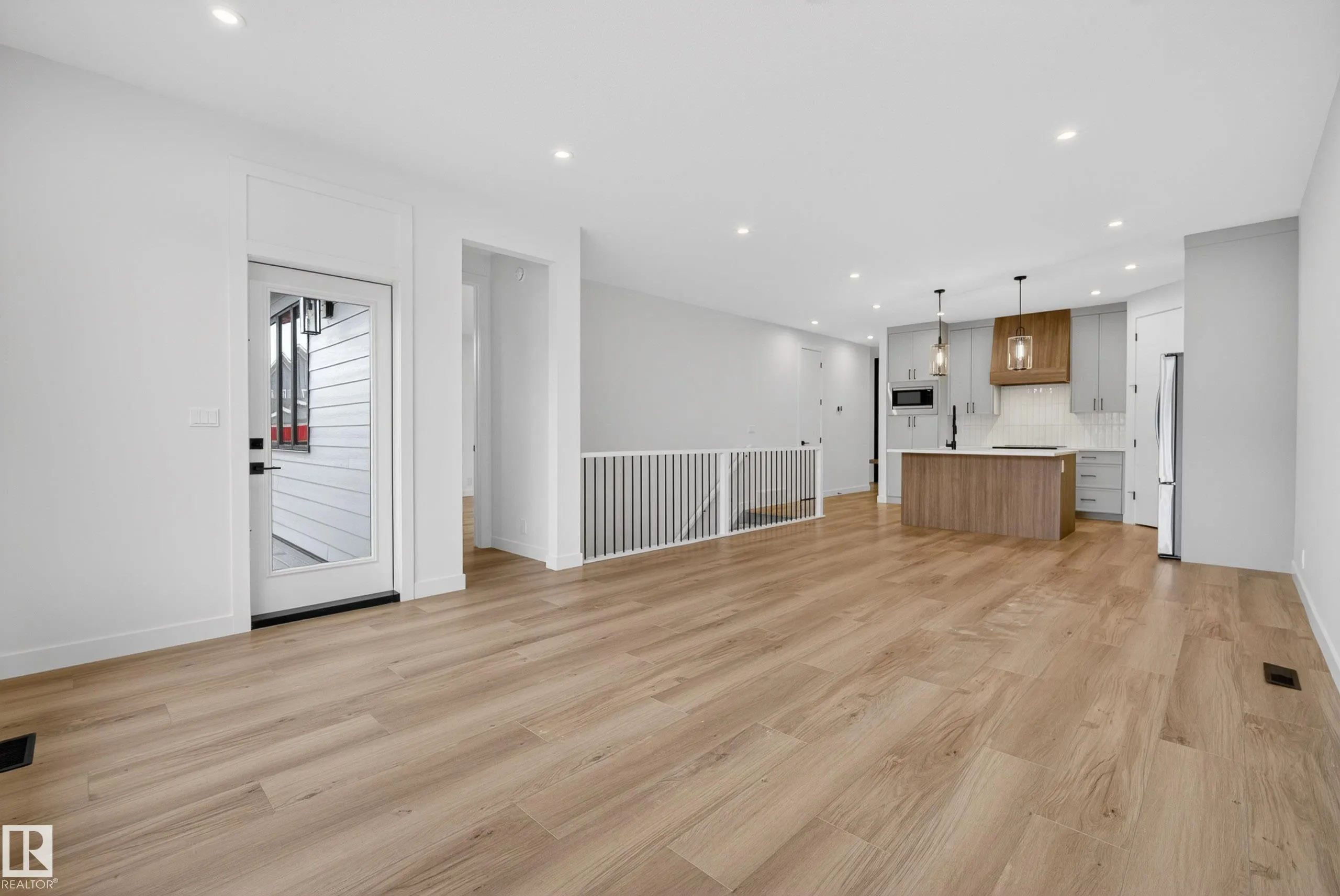 99 NEWBURY Circle