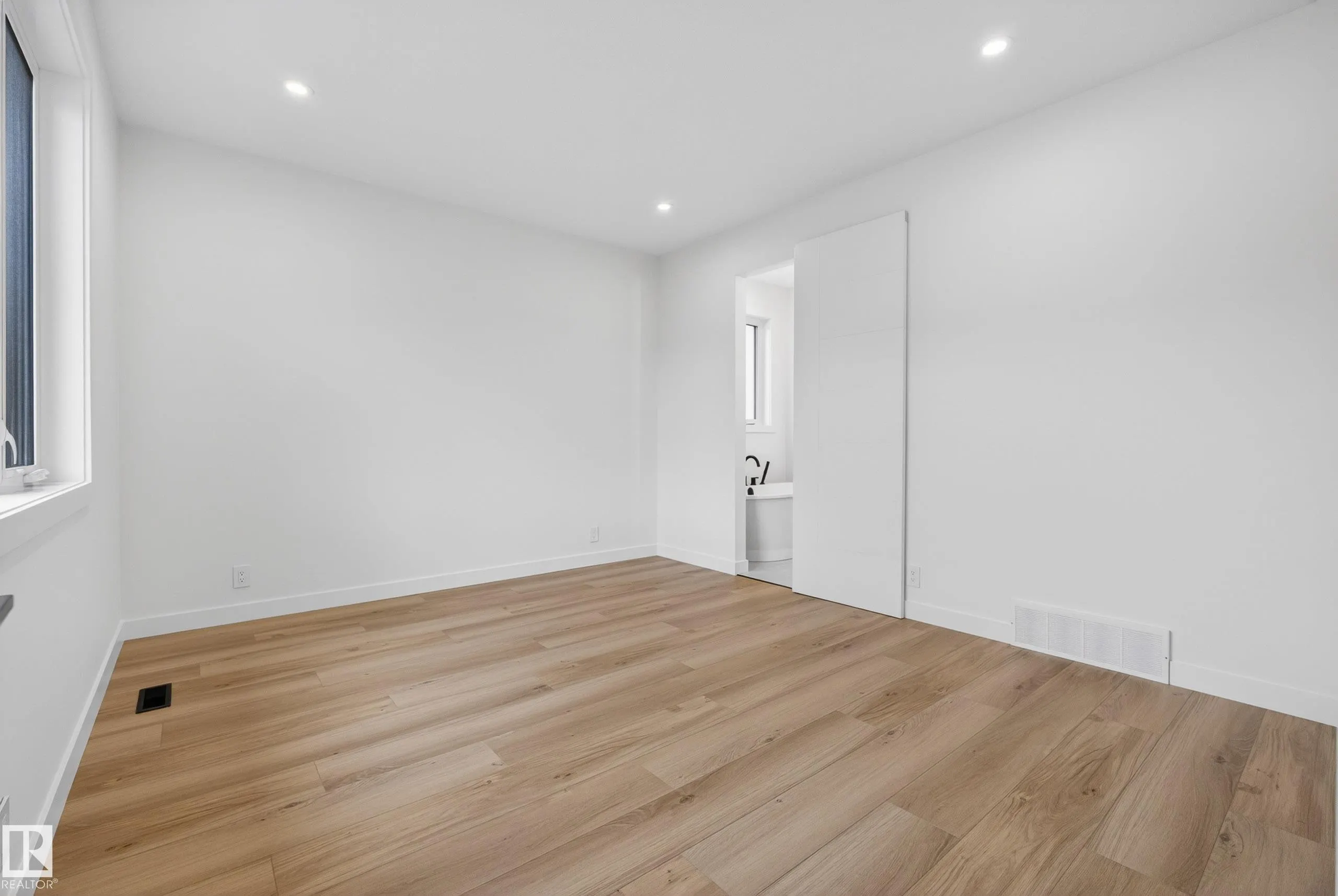 99 NEWBURY Circle