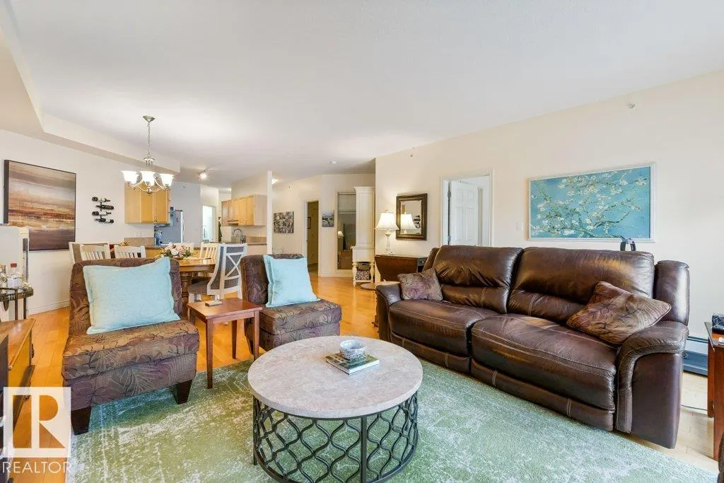 5 PERRON Street