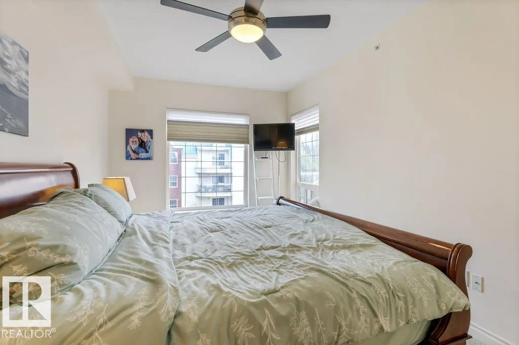 5 PERRON Street