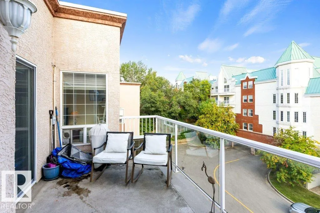 5 PERRON Street