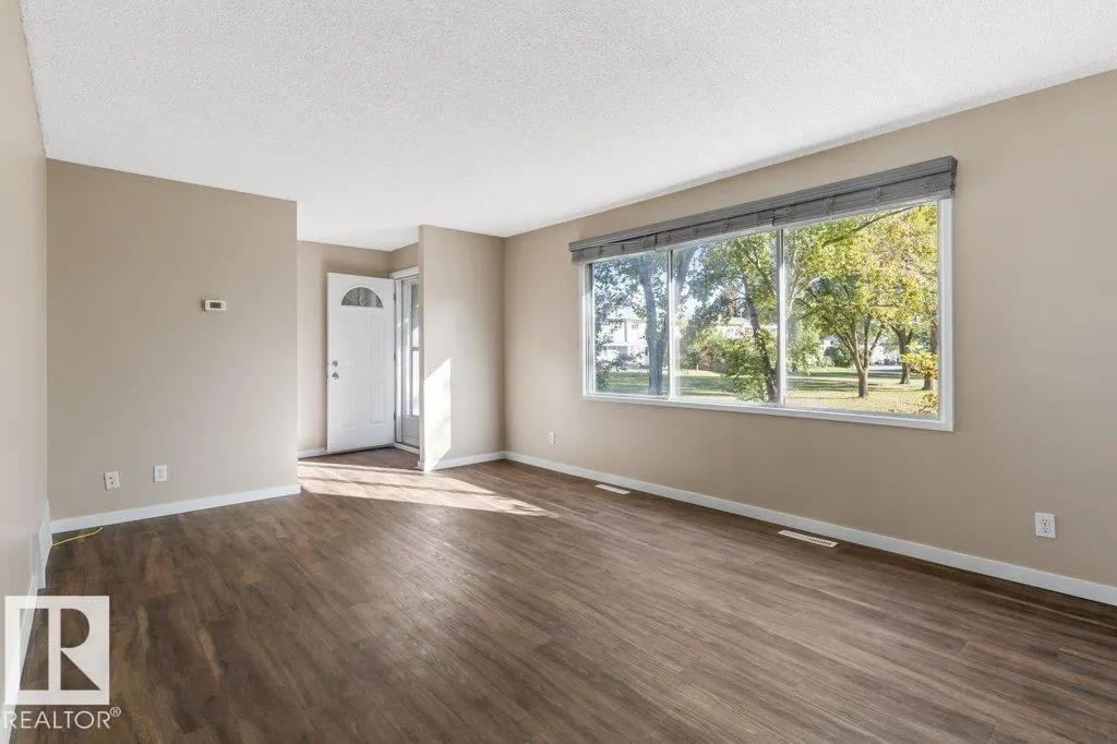 66 GARDEN Crescent