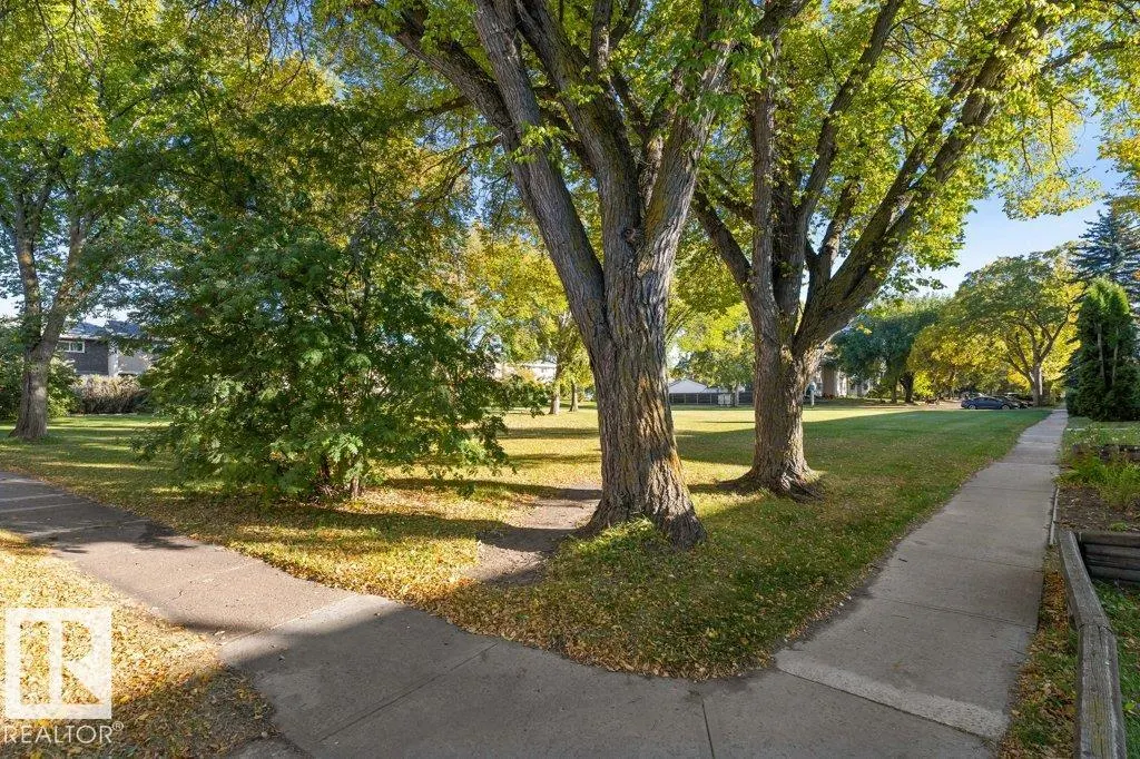 66 GARDEN Crescent