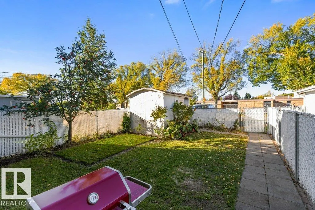 66 GARDEN Crescent
