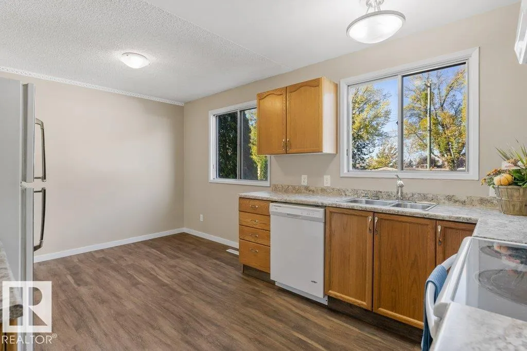 66 GARDEN Crescent