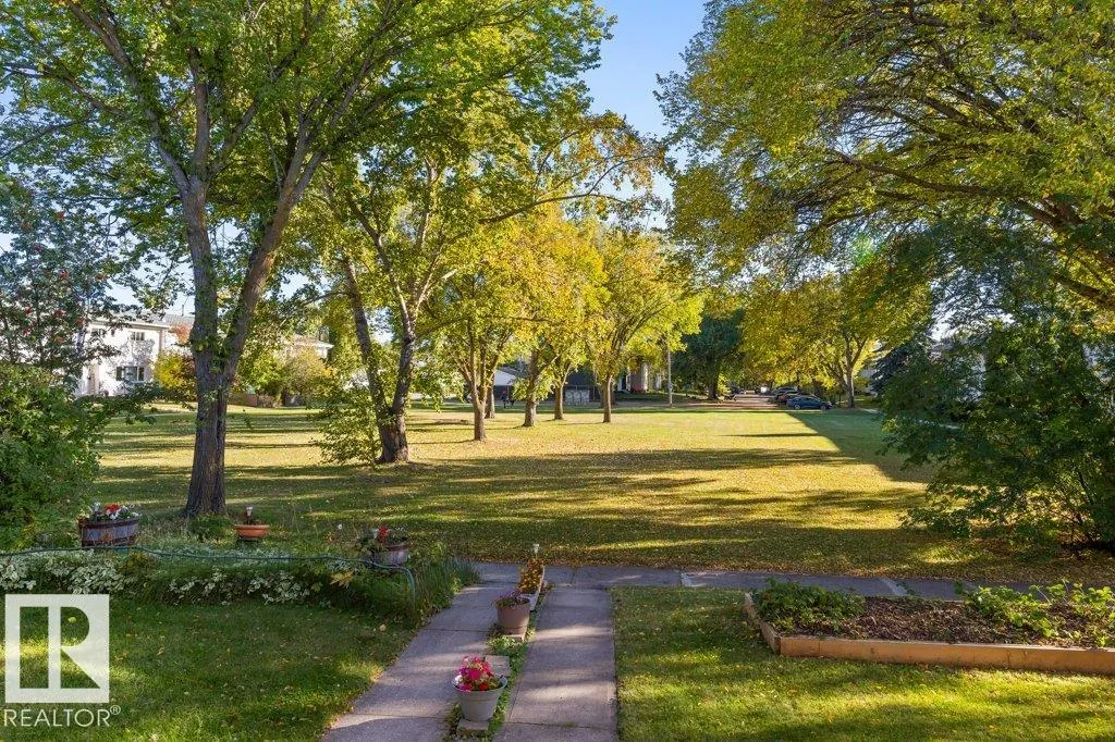 66 GARDEN Crescent
