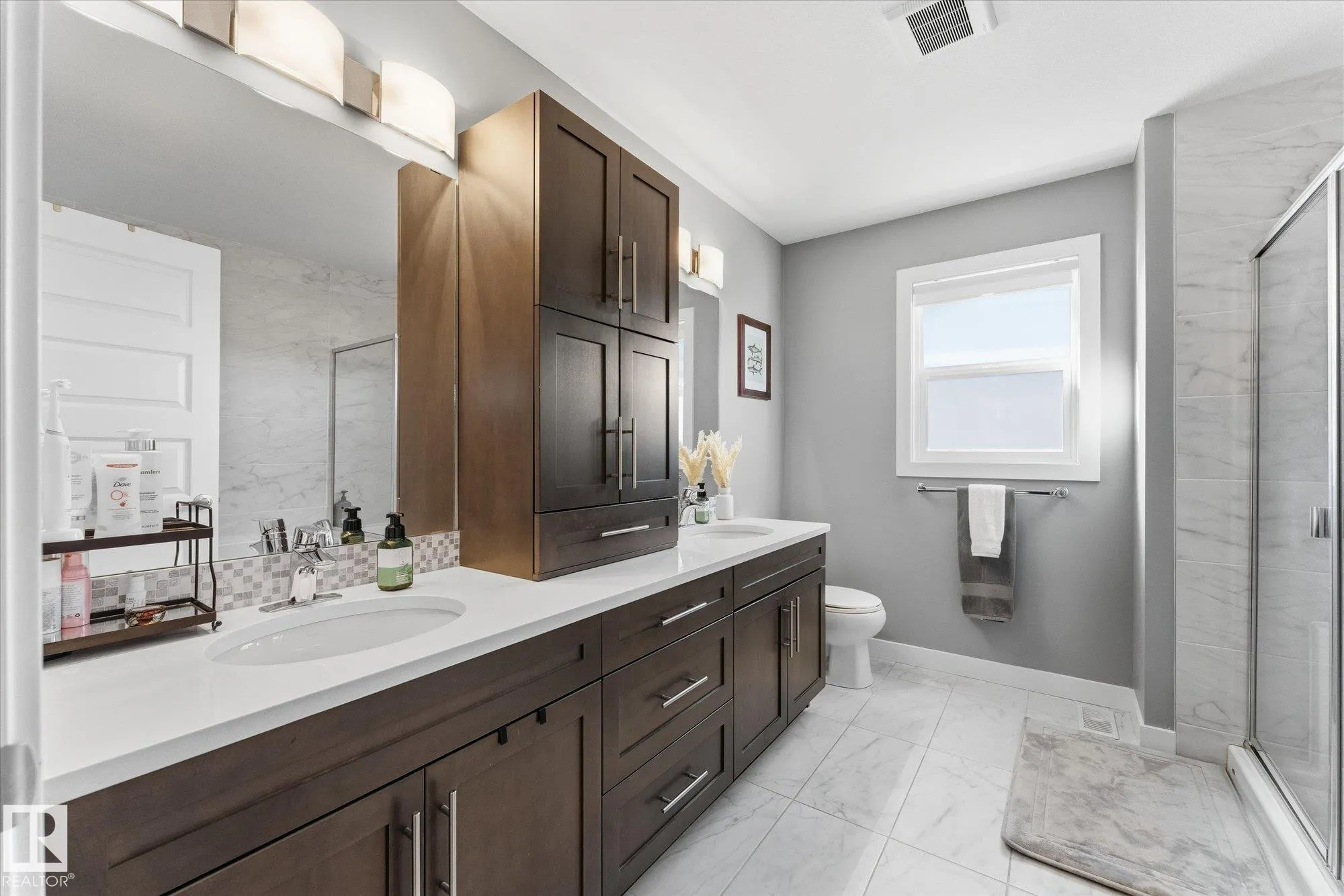 18 ALTADENA Point(e)