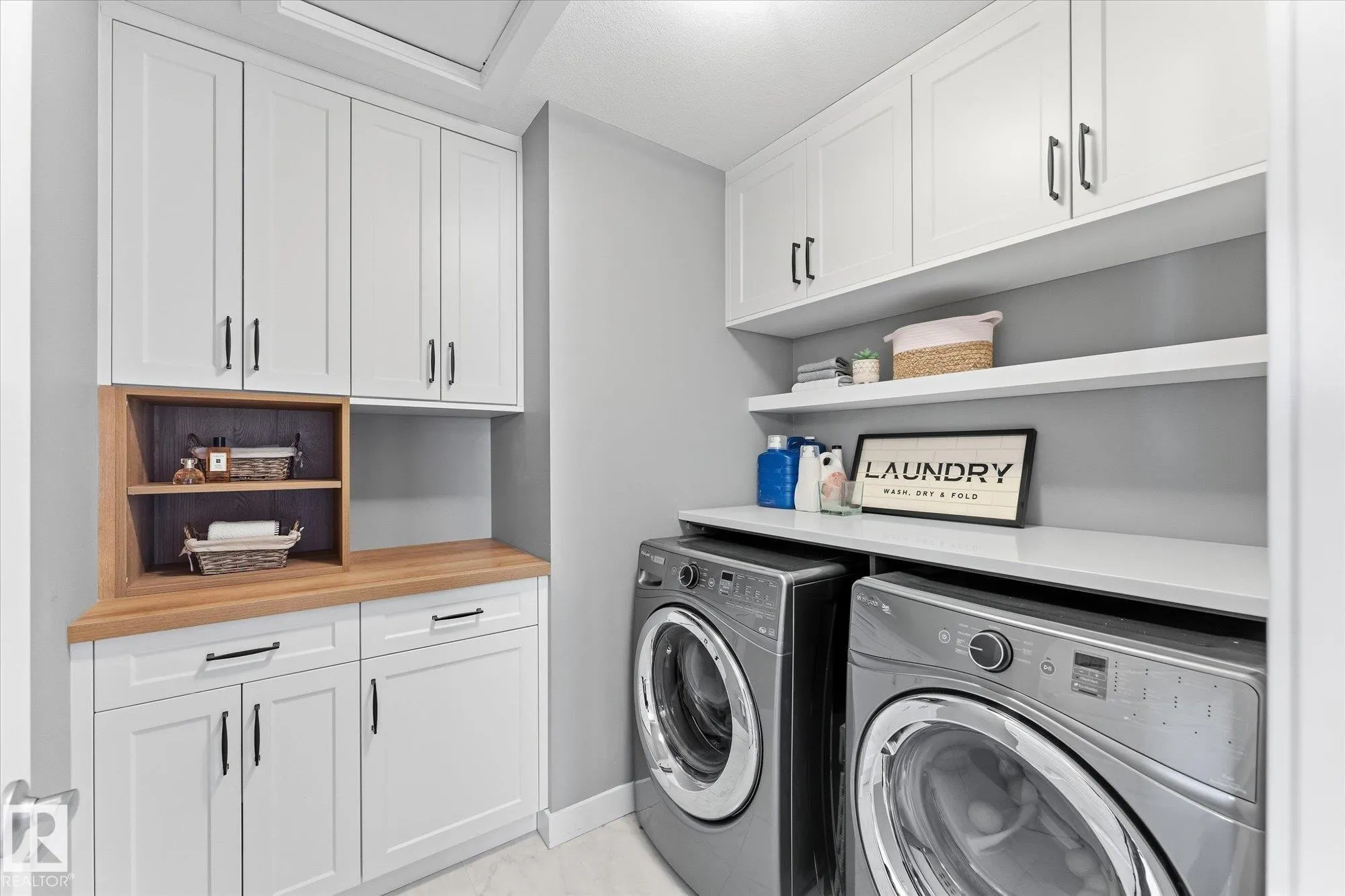 18 ALTADENA Point(e)