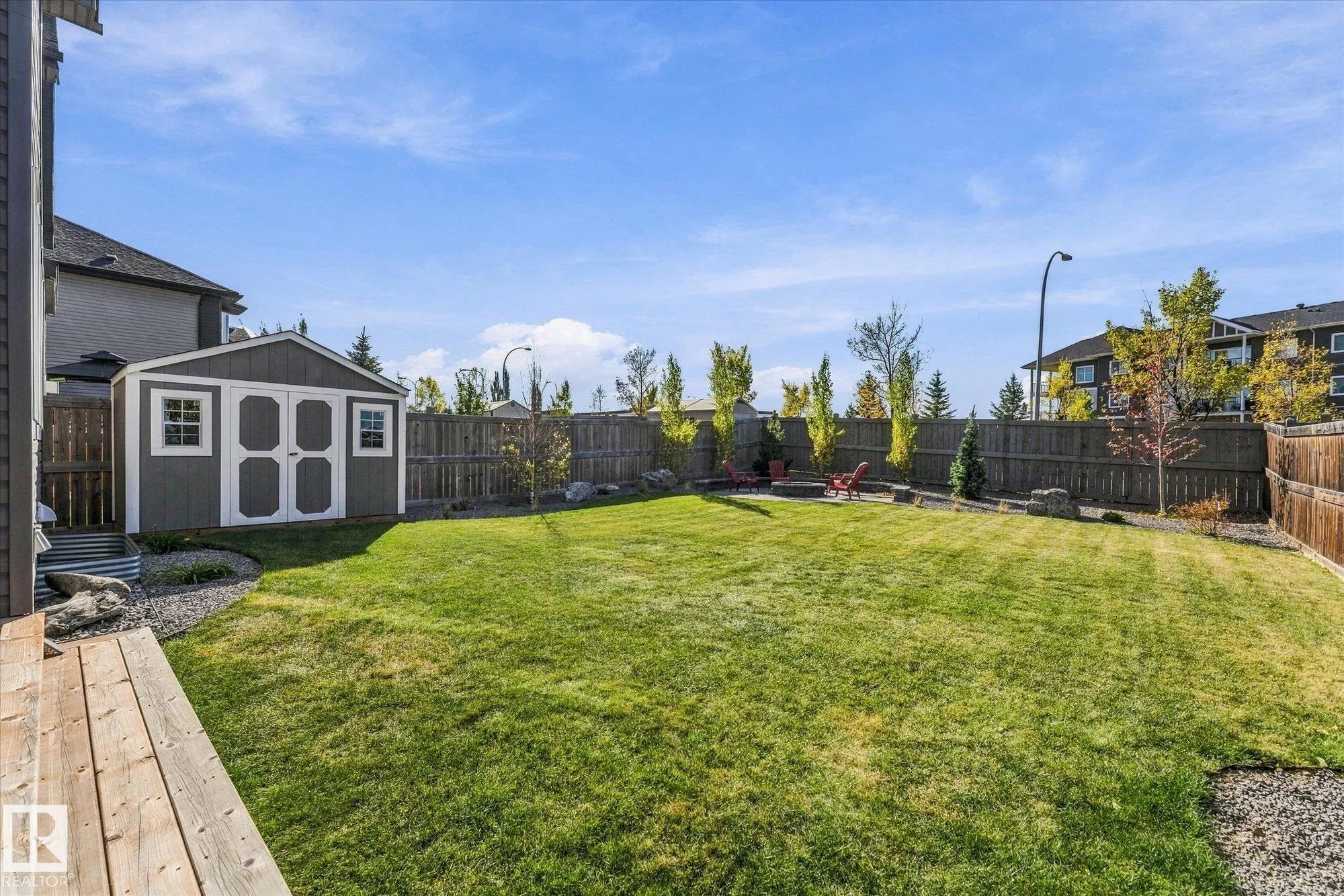 18 ALTADENA Point(e)