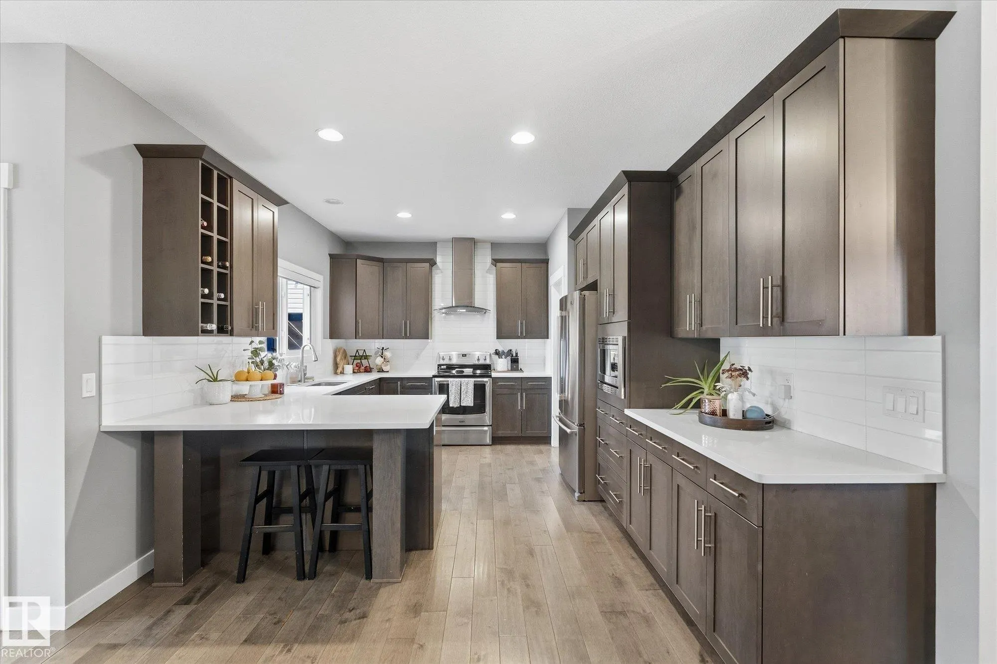 18 ALTADENA Point(e)