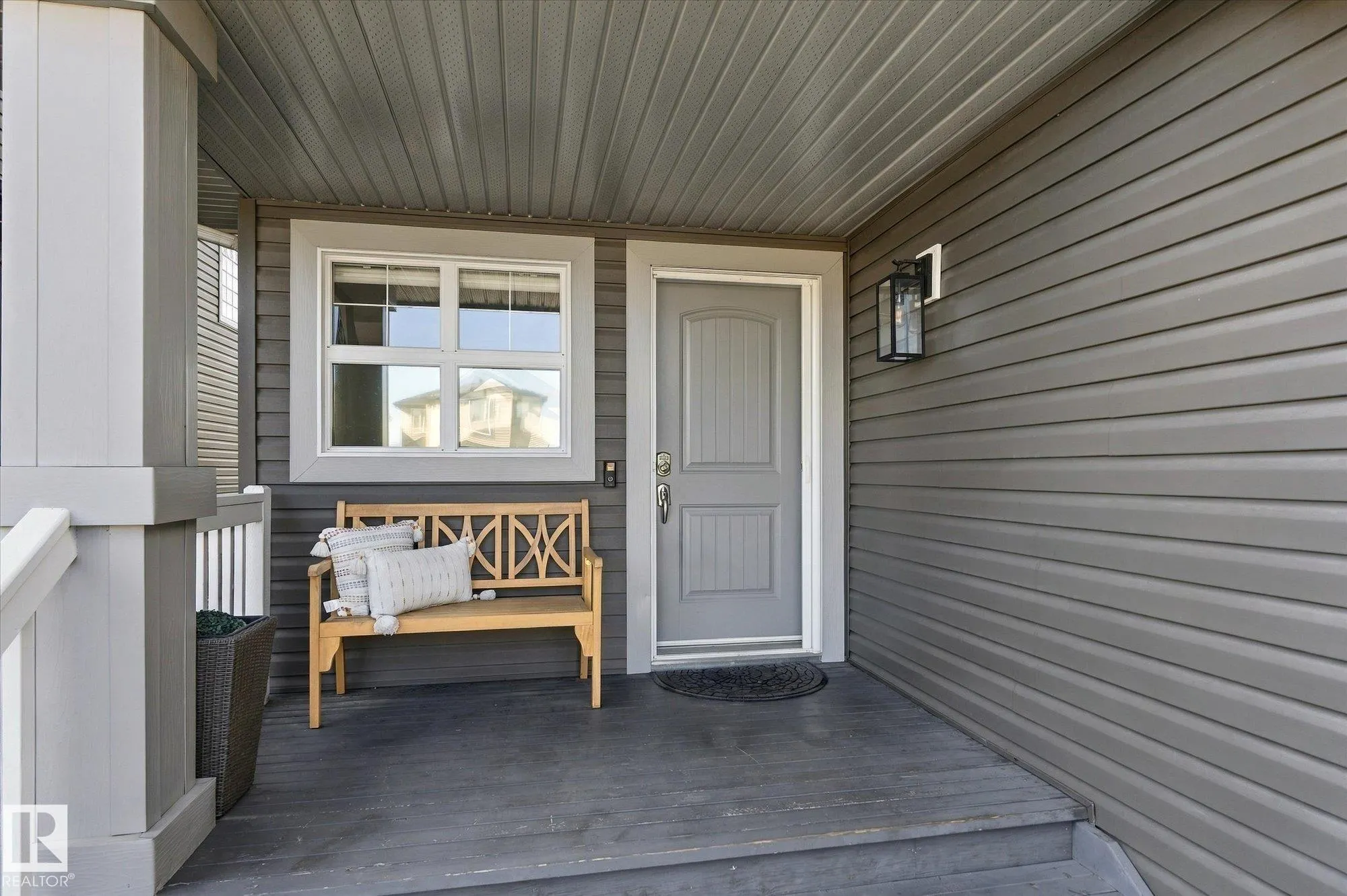 18 ALTADENA Point(e)
