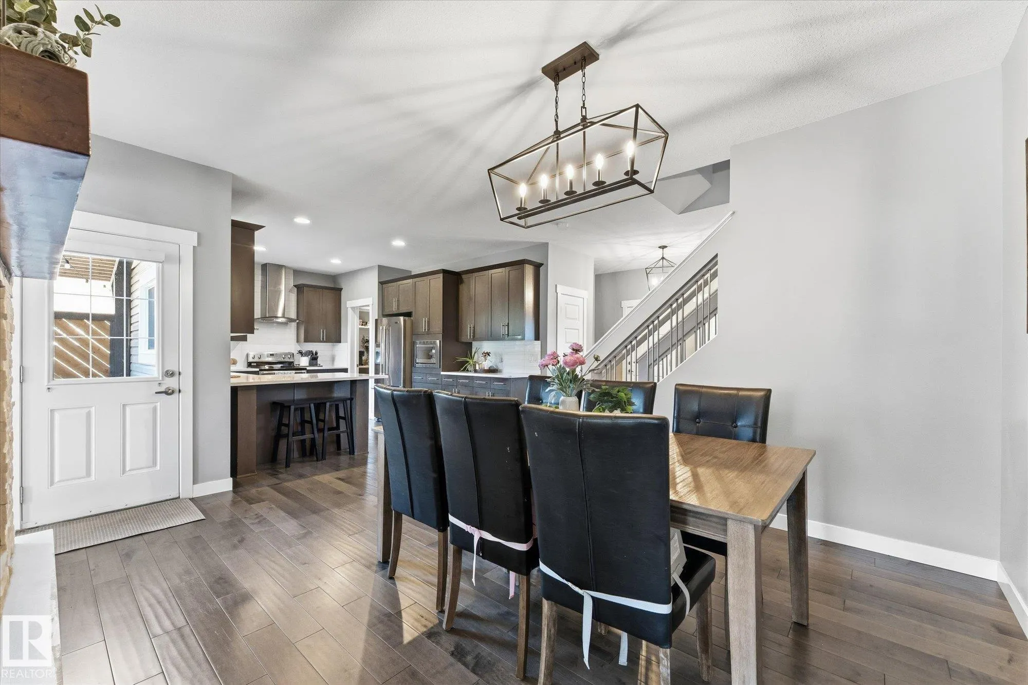 18 ALTADENA Point(e)