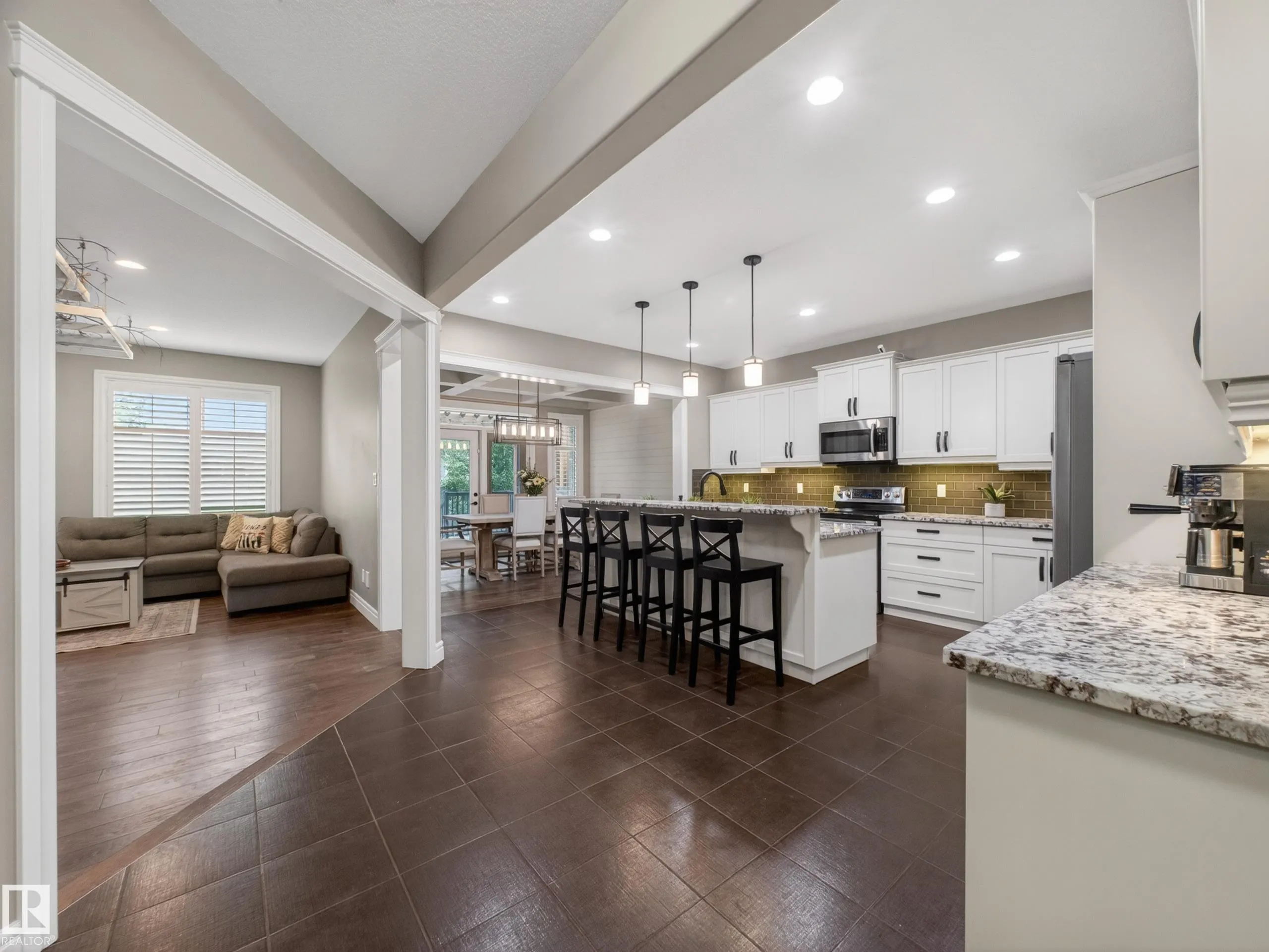 5608 SOLEIL Boulevard