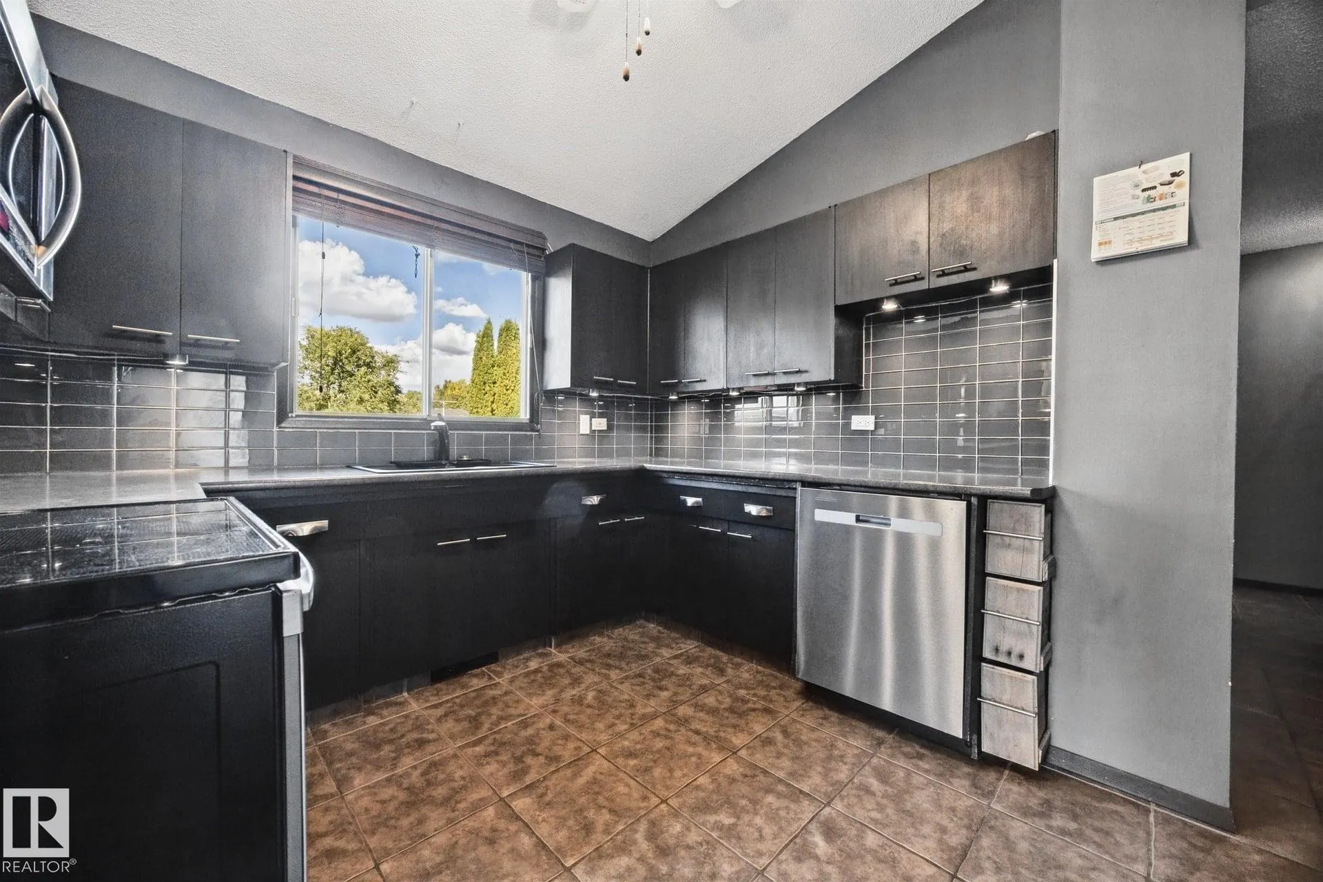 38 RAVEN Drive