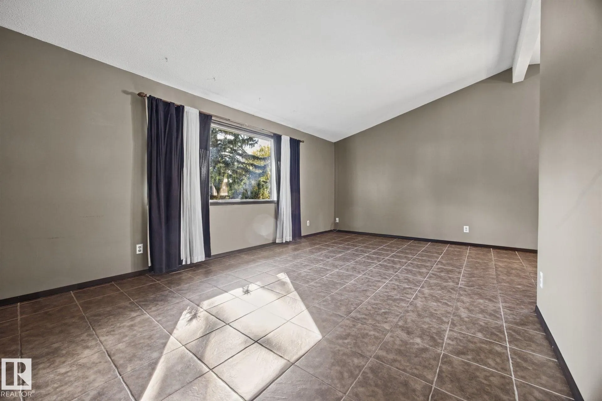 38 RAVEN Drive