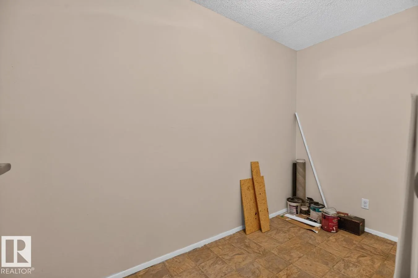237 WOODVALE Road