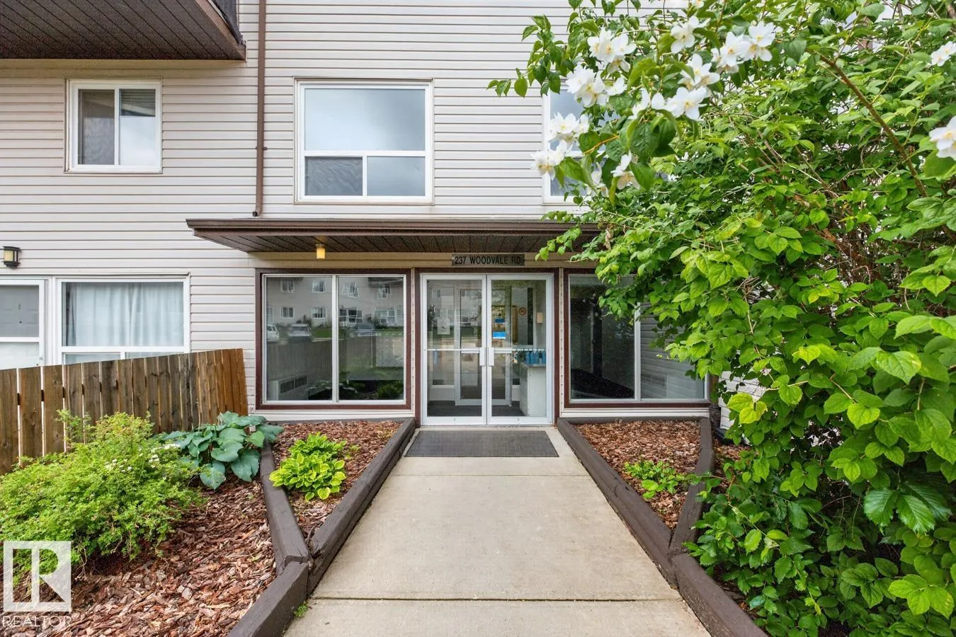 237 WOODVALE Road