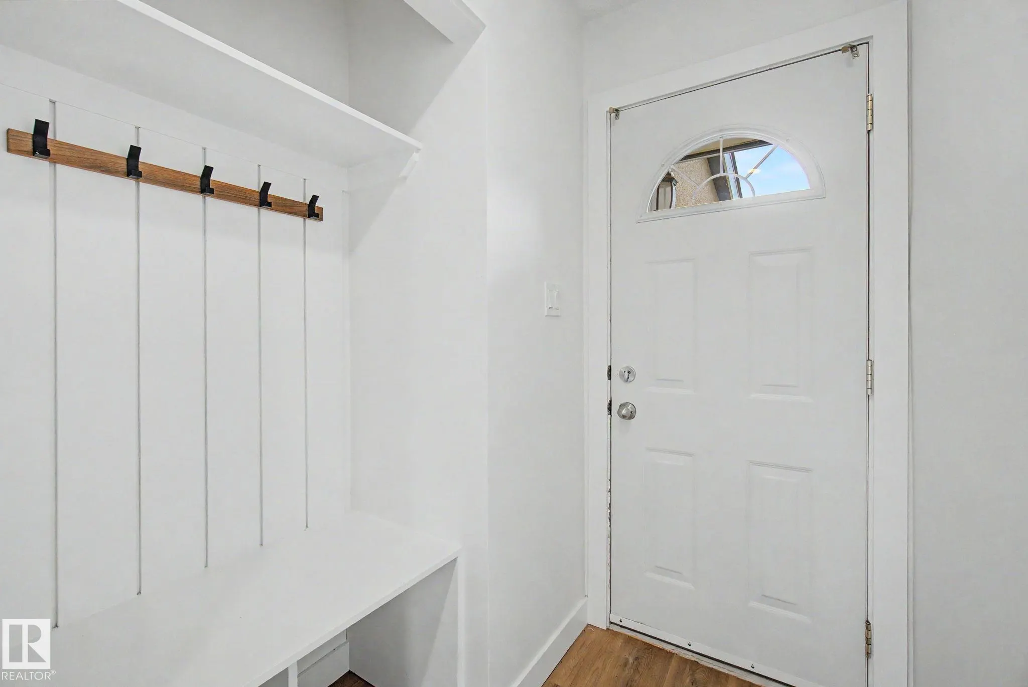 215 GRANDIN Village
