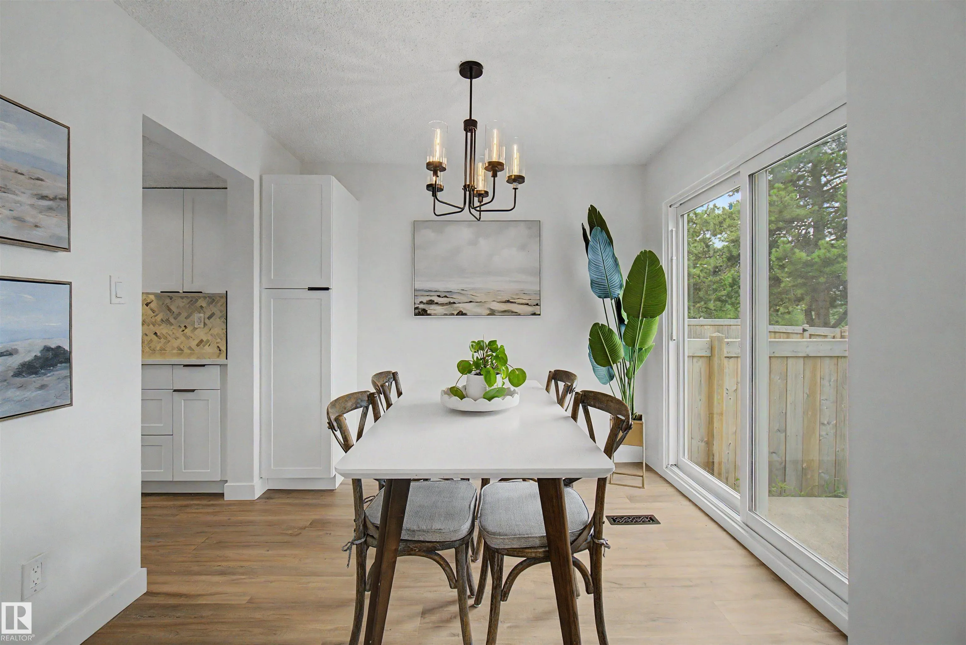 215 GRANDIN Village