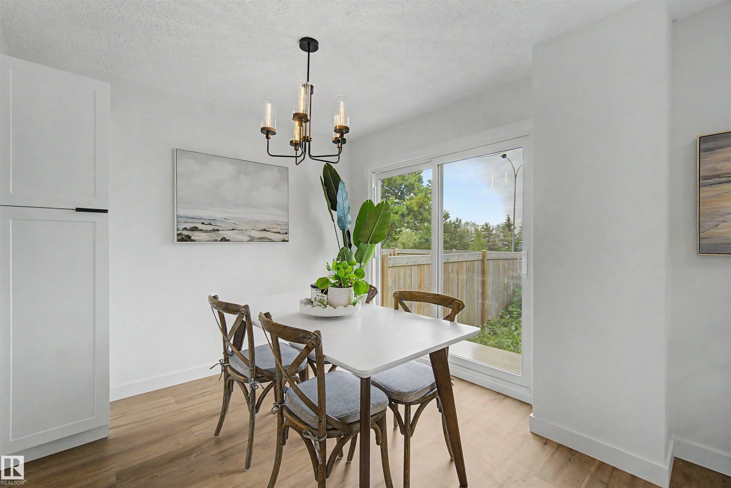 215 GRANDIN Village