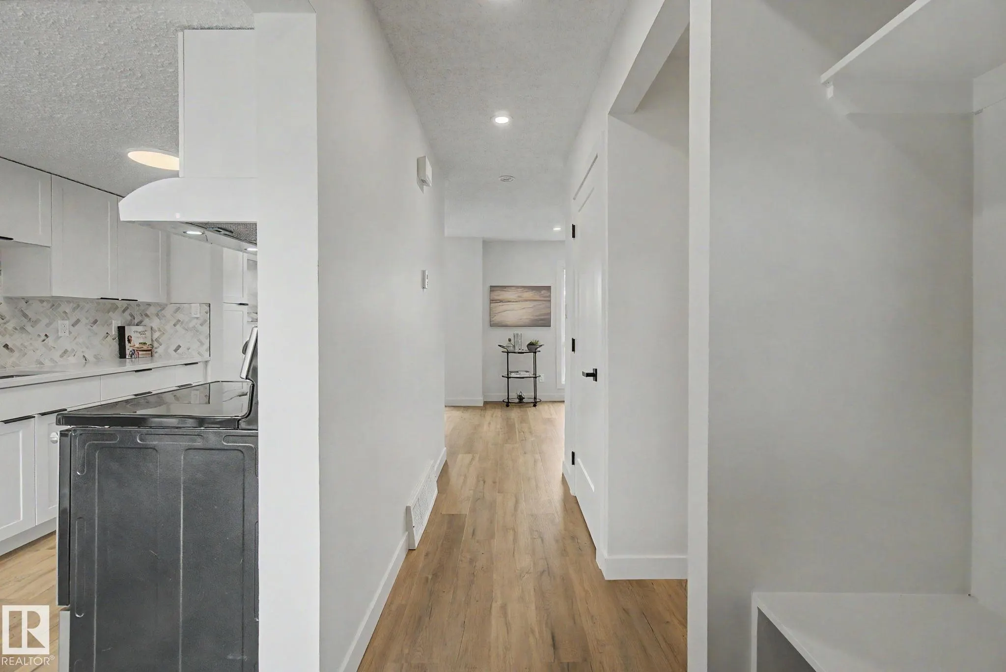 215 GRANDIN Village