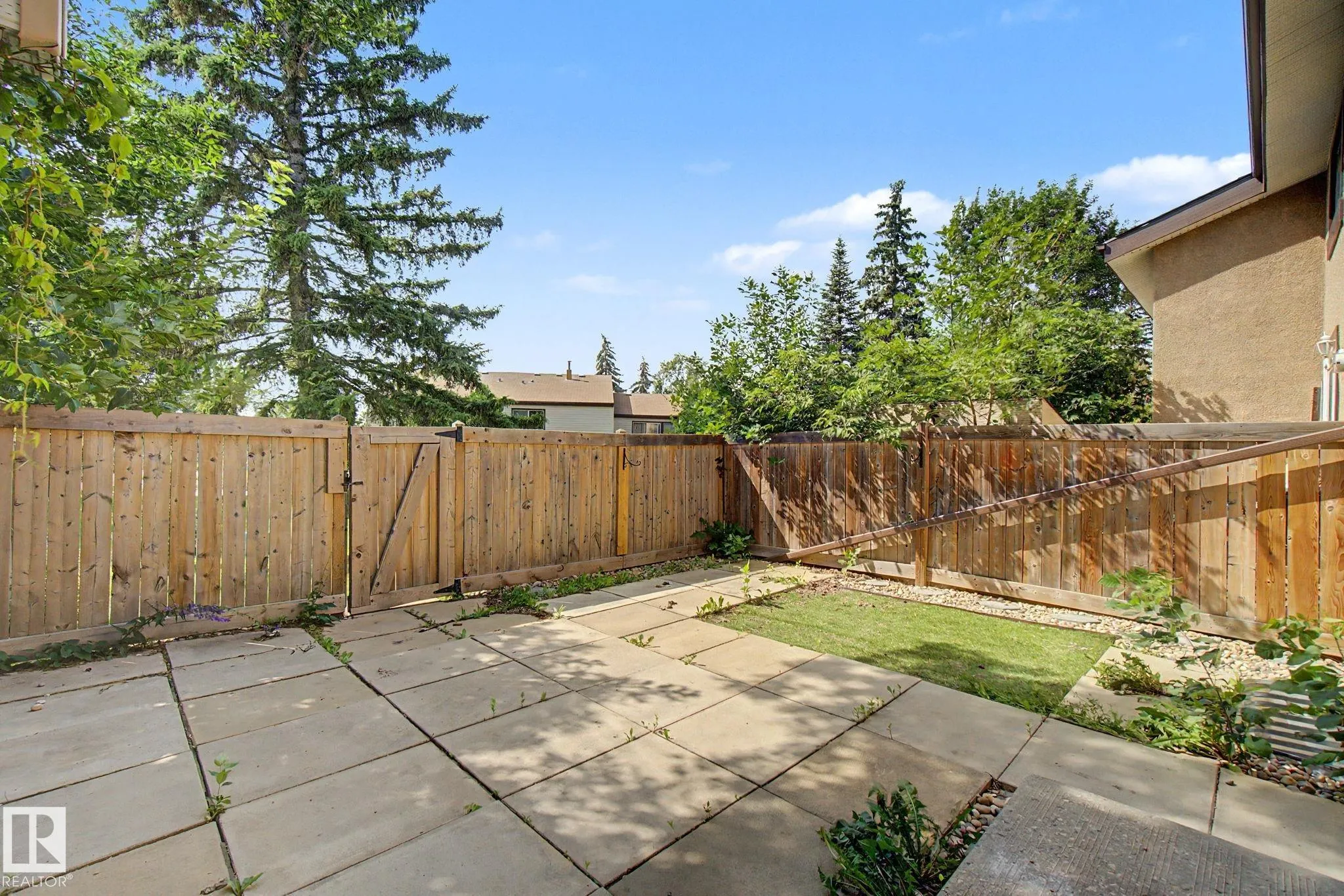 133 GRANDIN Village