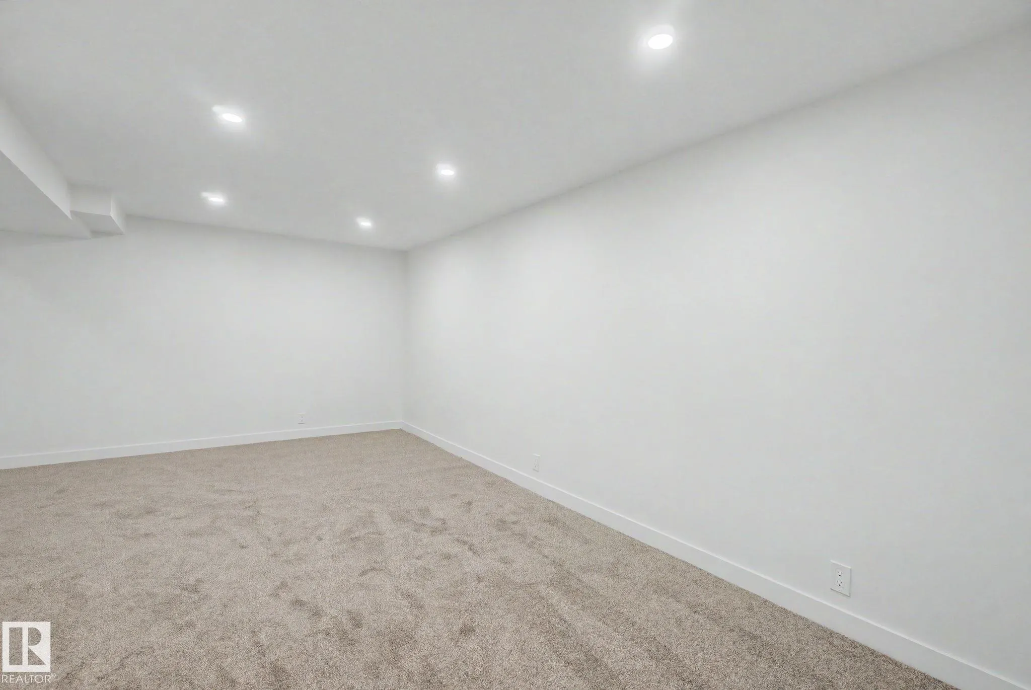 133 GRANDIN Village