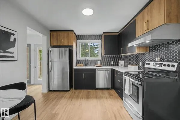 133 GRANDIN Village