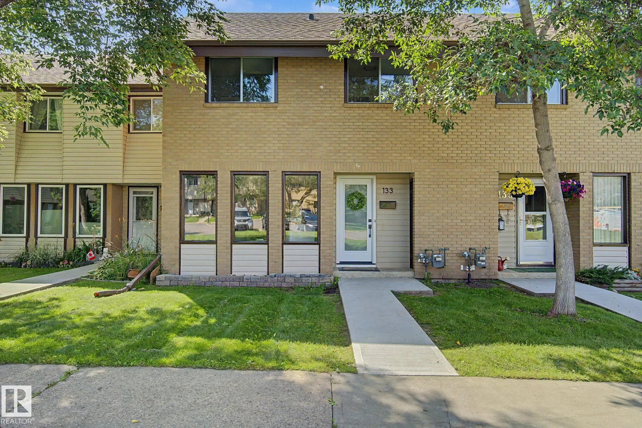 133 GRANDIN Village