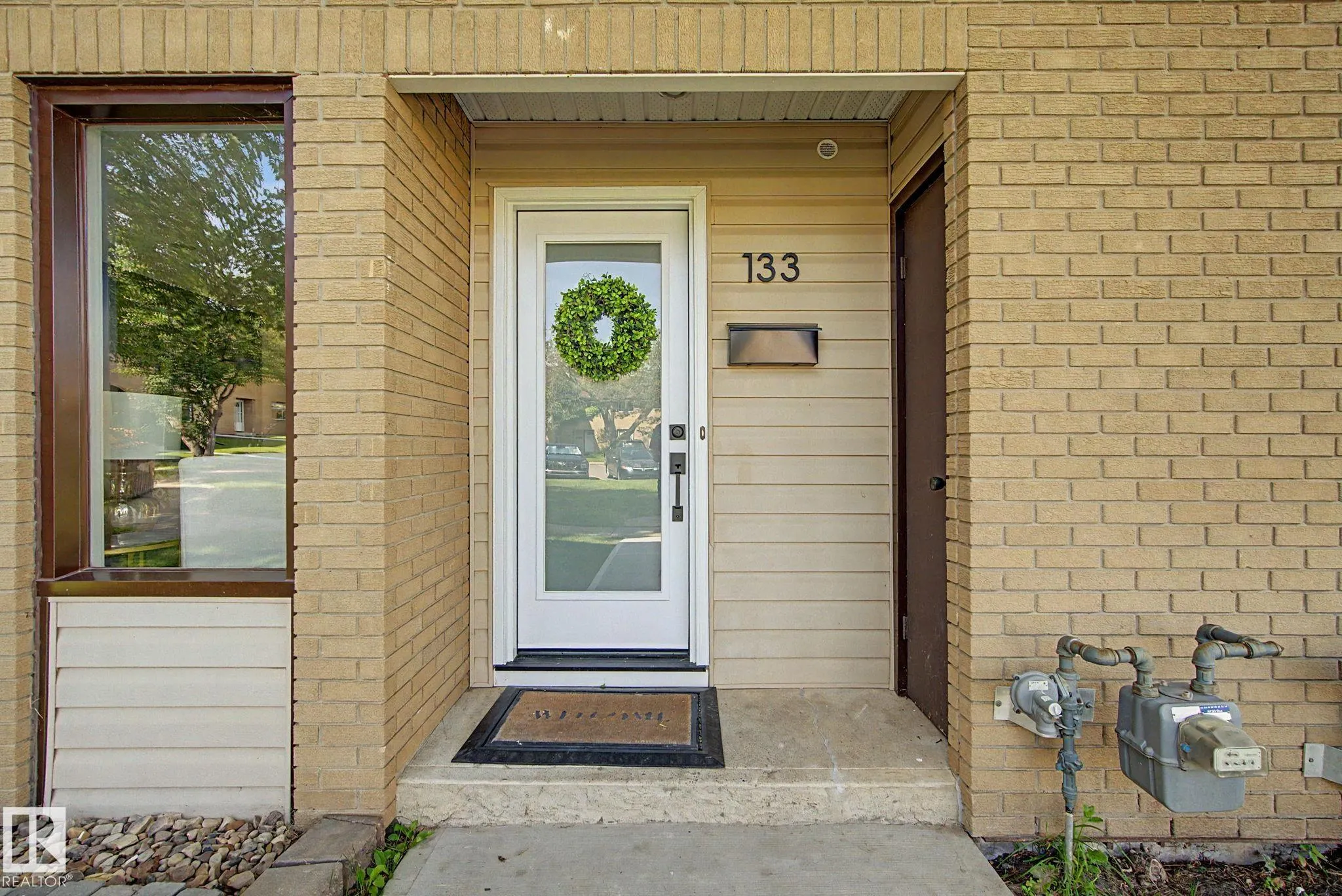 133 GRANDIN Village