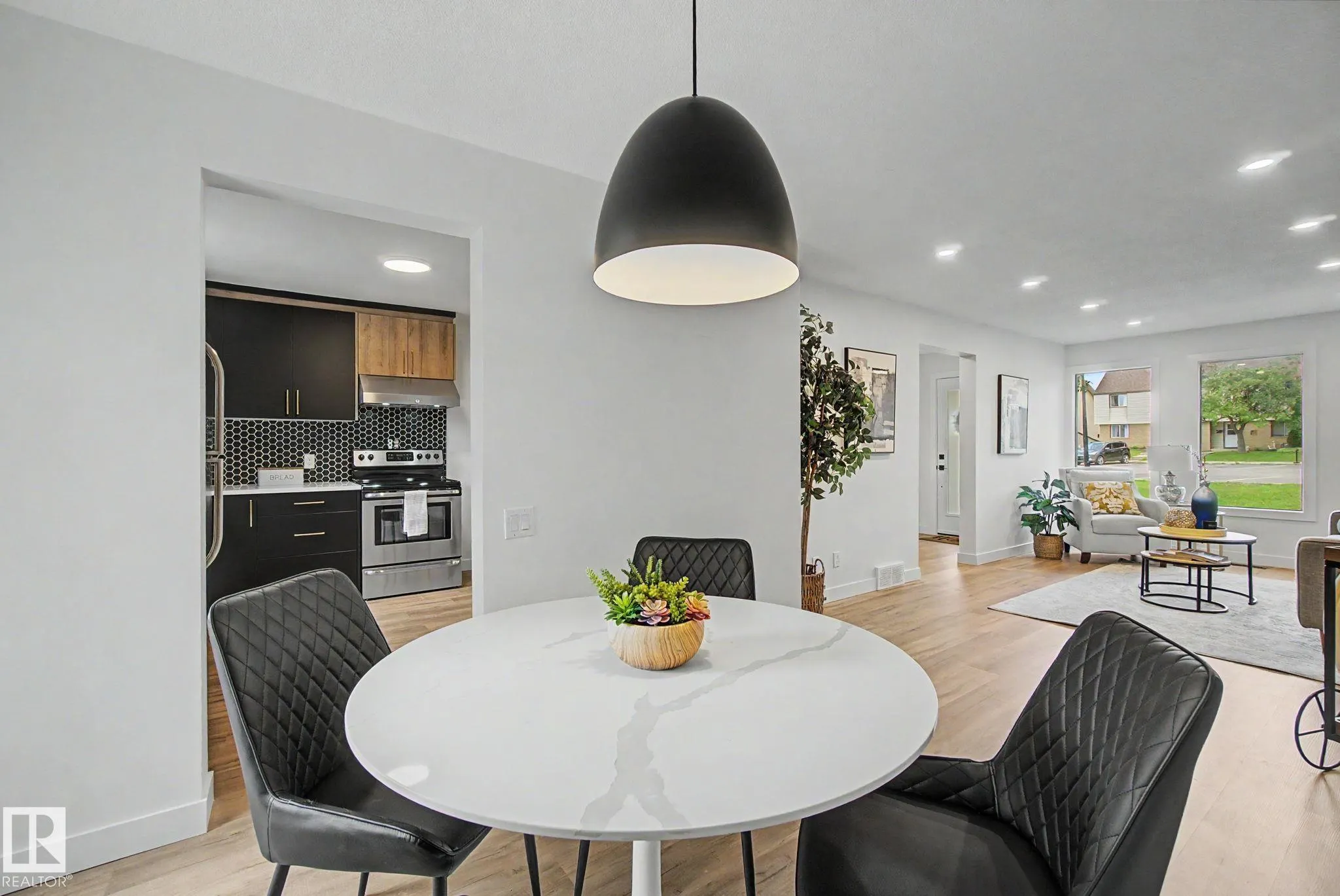 133 GRANDIN Village
