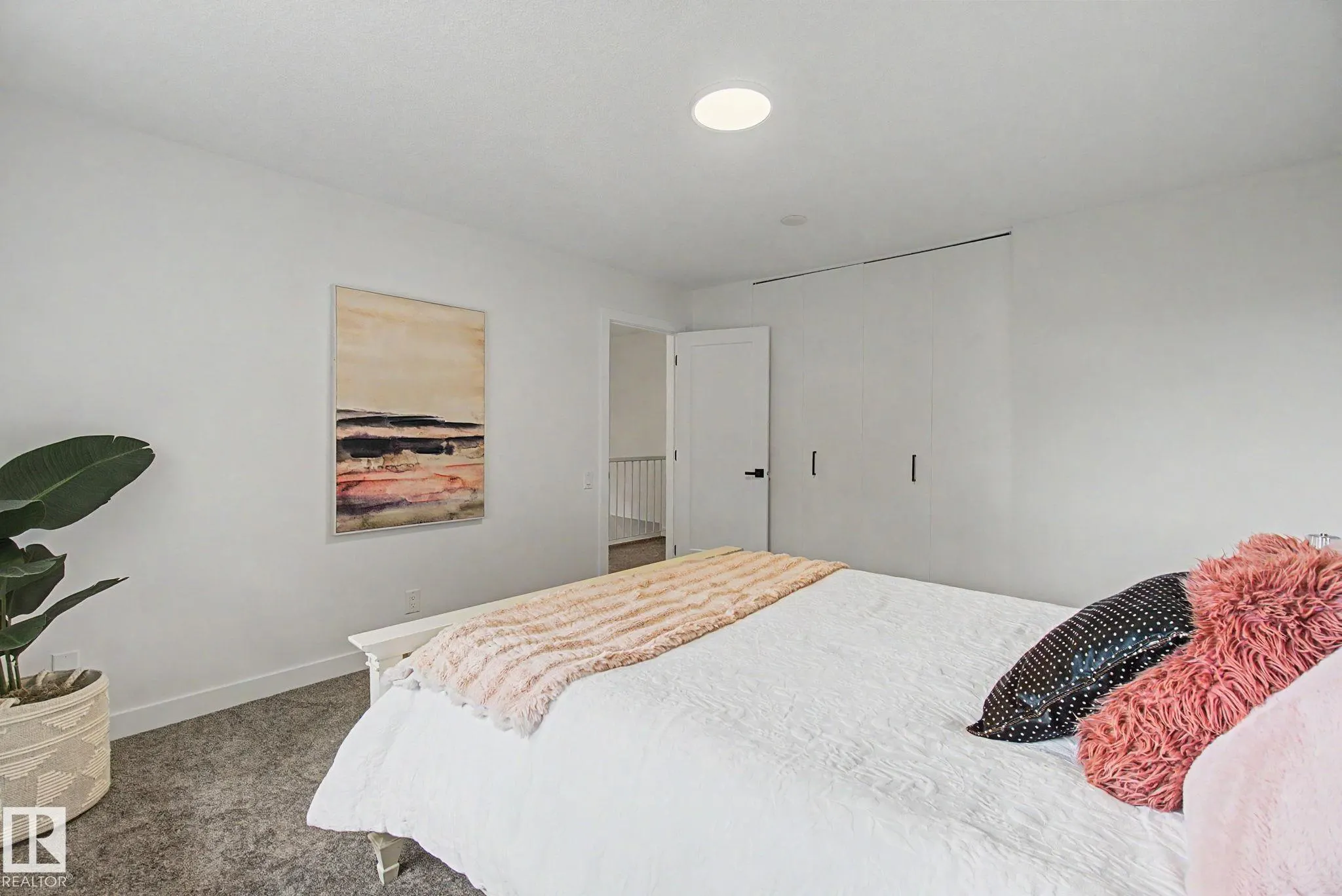 133 GRANDIN Village