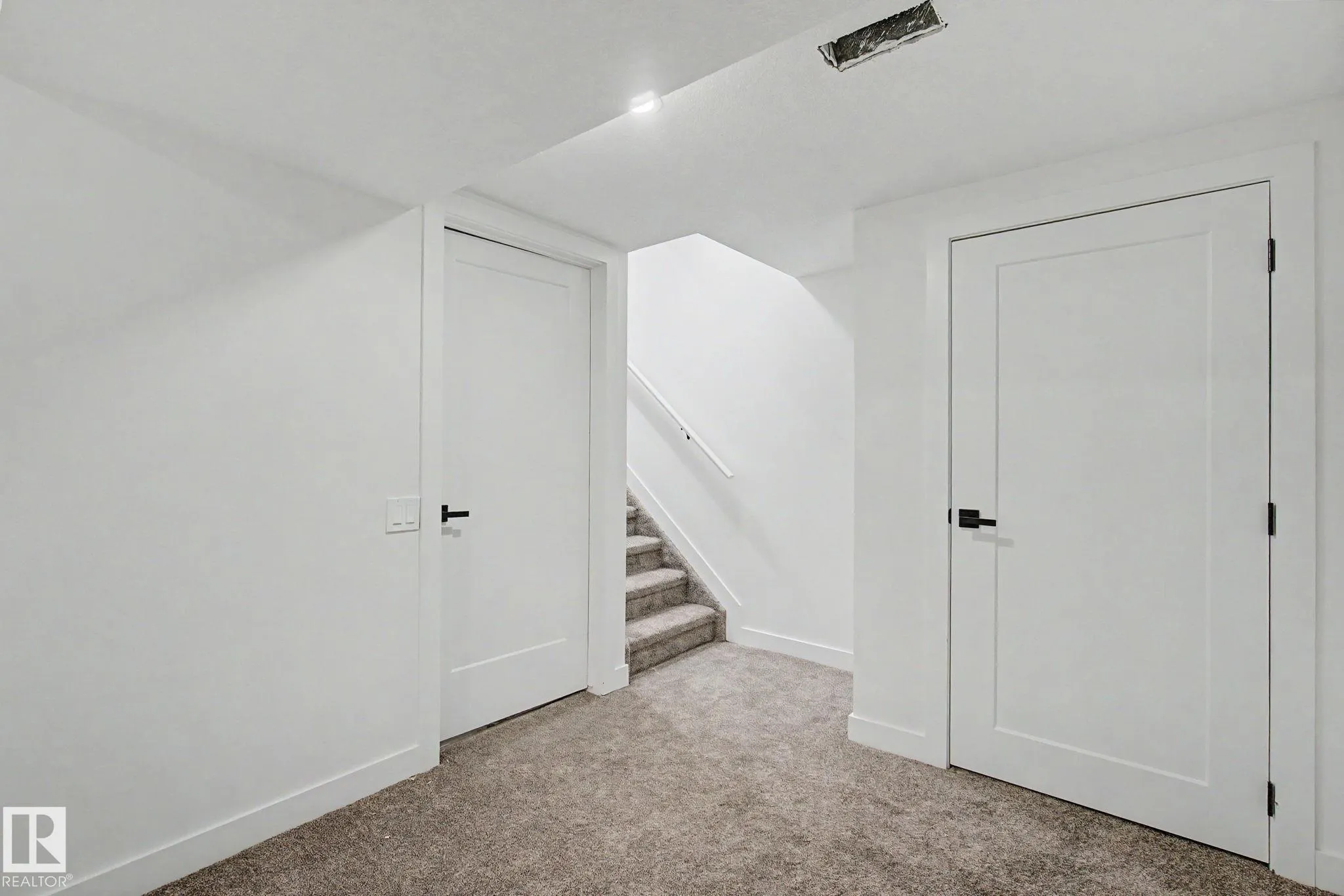 133 GRANDIN Village