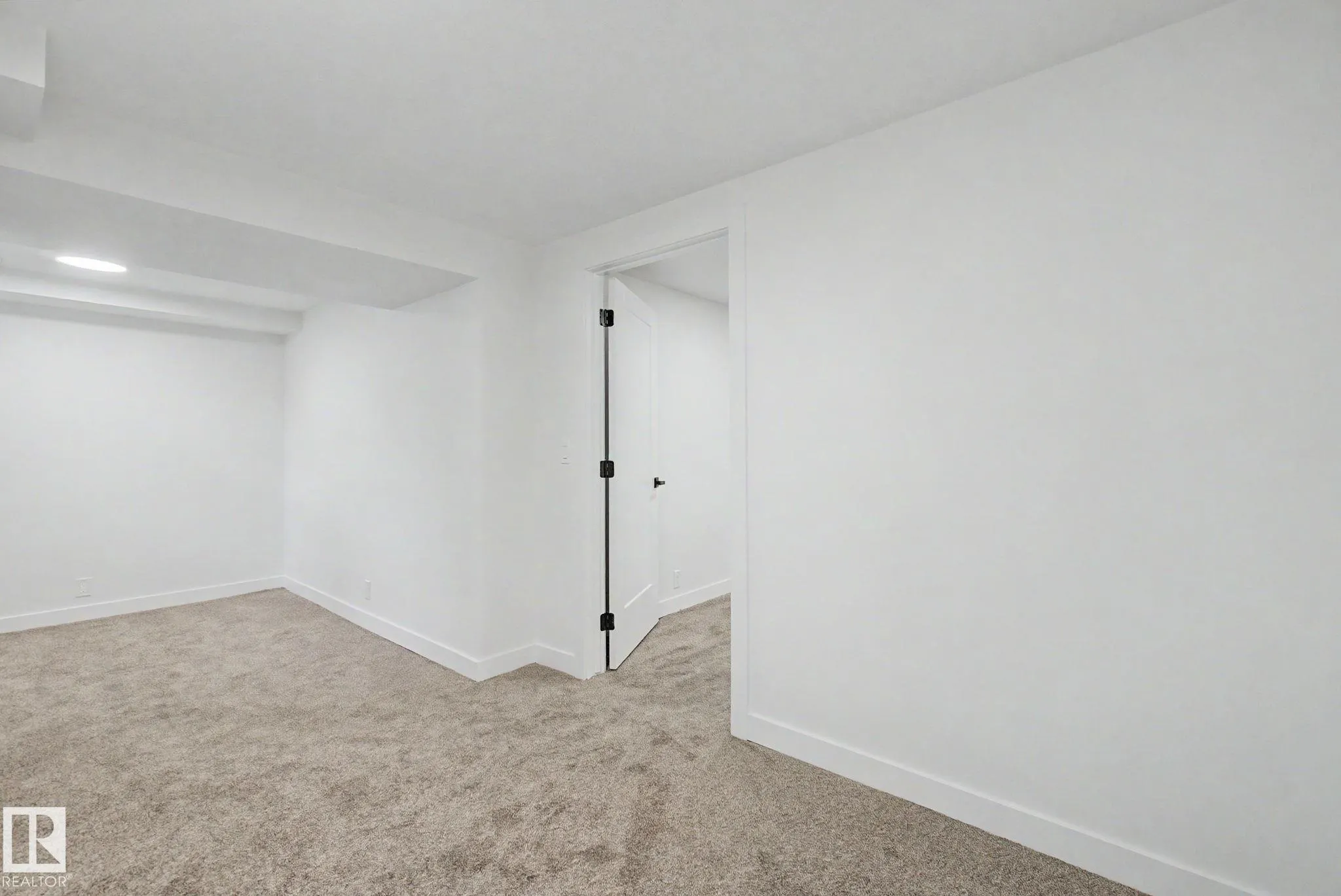 133 GRANDIN Village