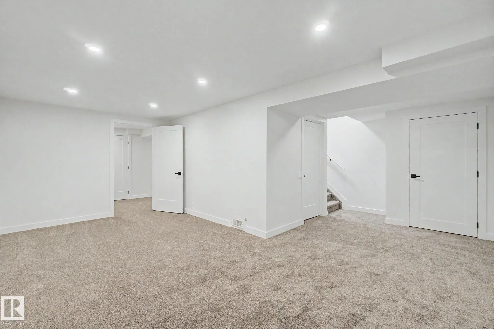 133 GRANDIN Village