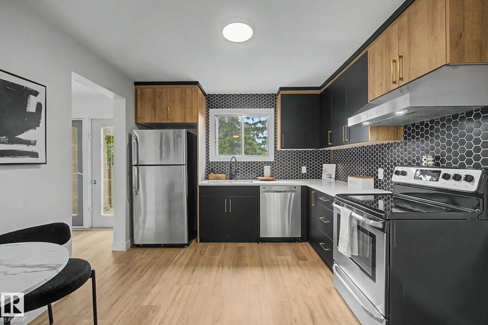 133 GRANDIN Village