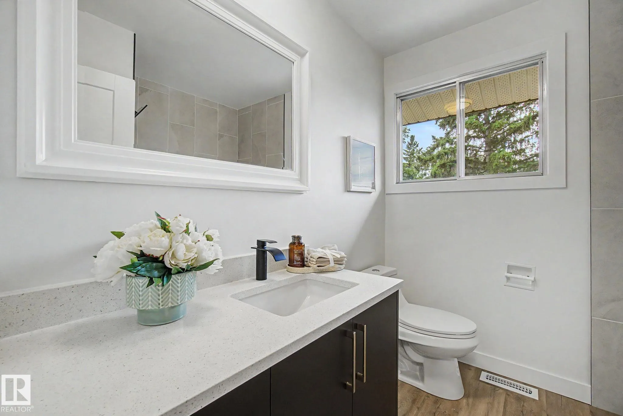 133 GRANDIN Village