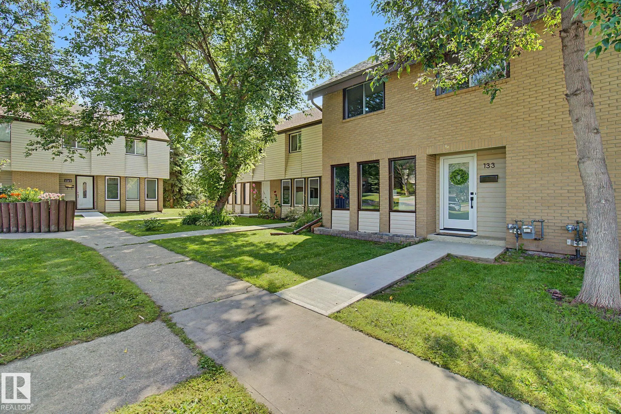 133 GRANDIN Village