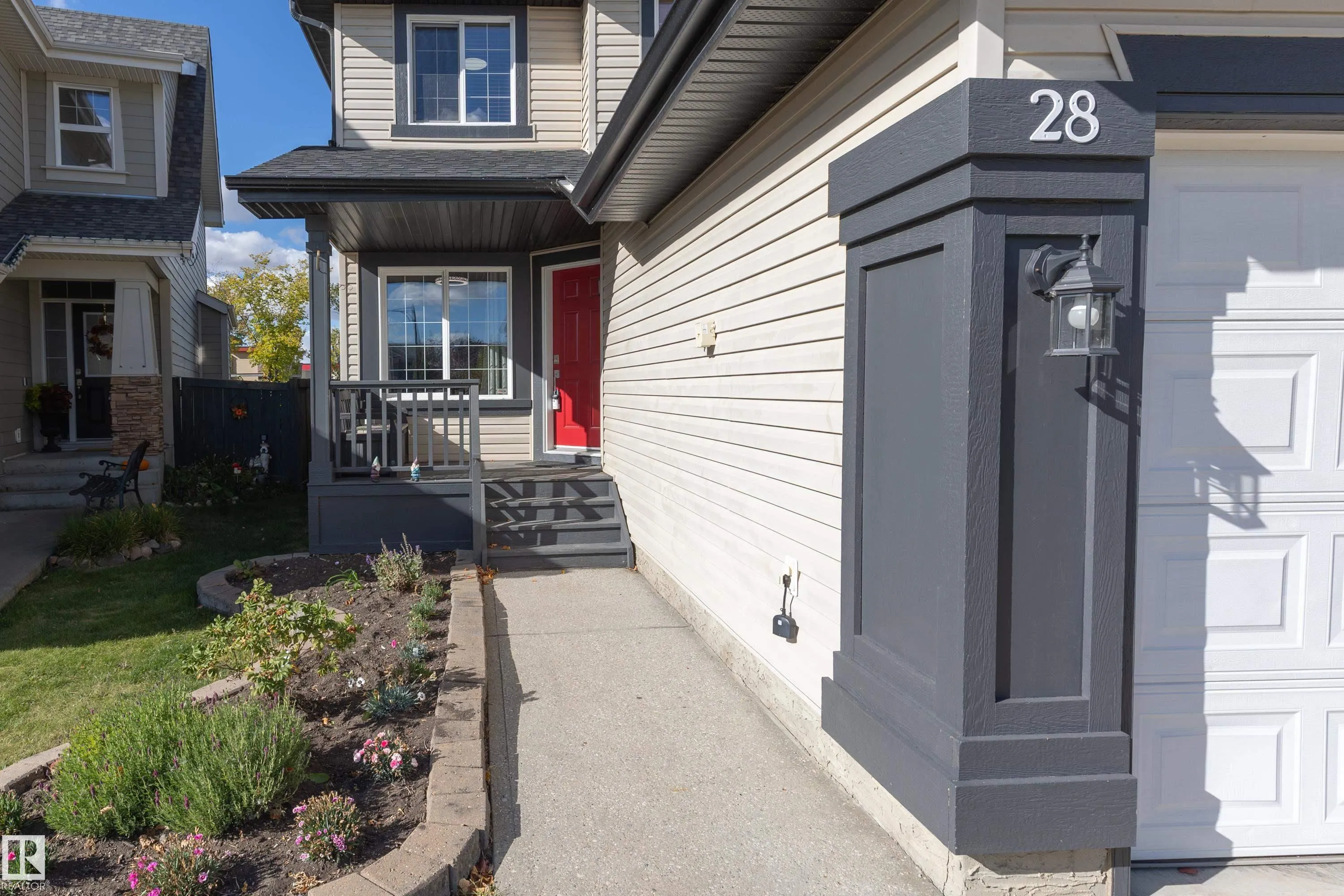 28 BECKER Crescent