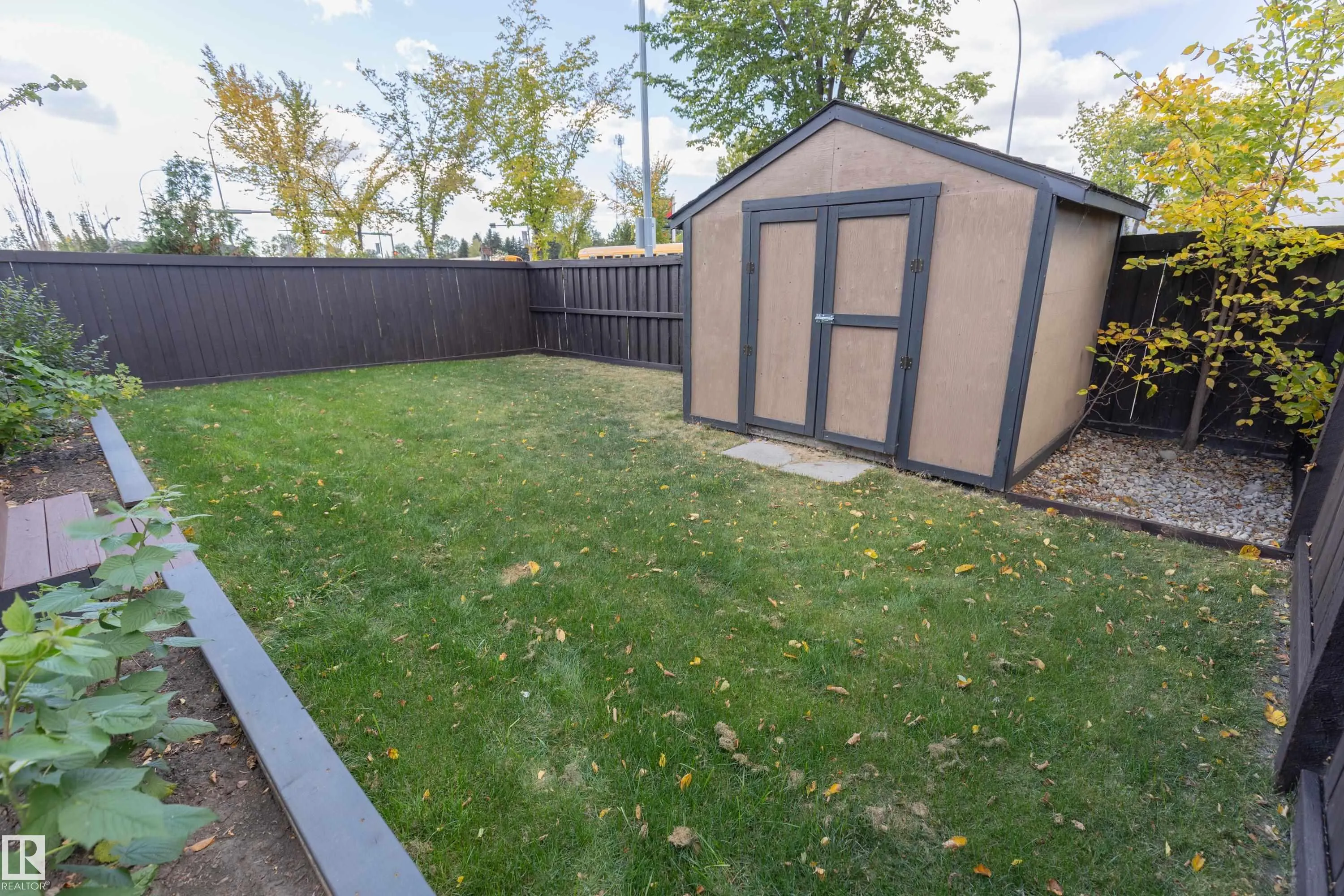 28 BECKER Crescent