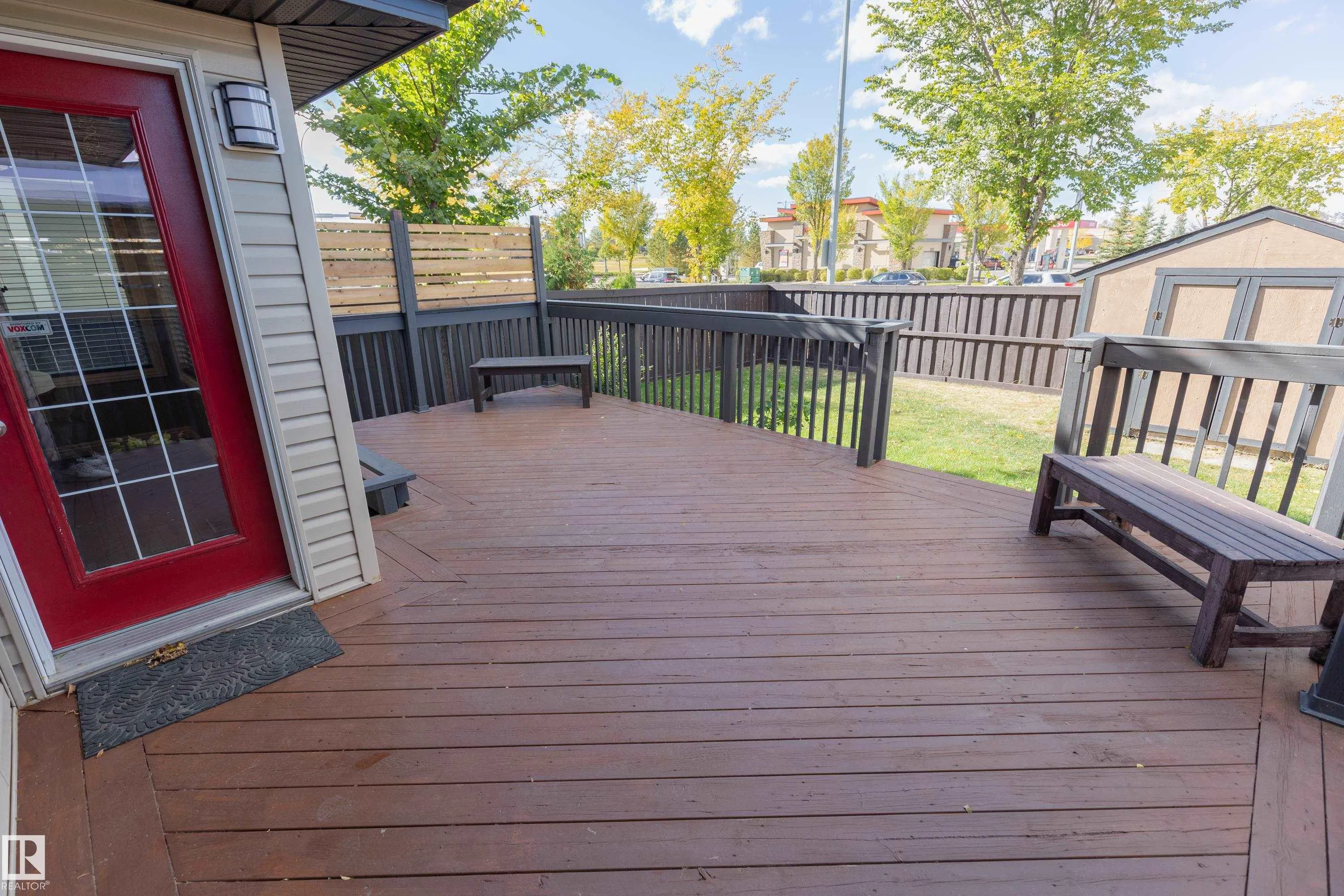 28 BECKER Crescent