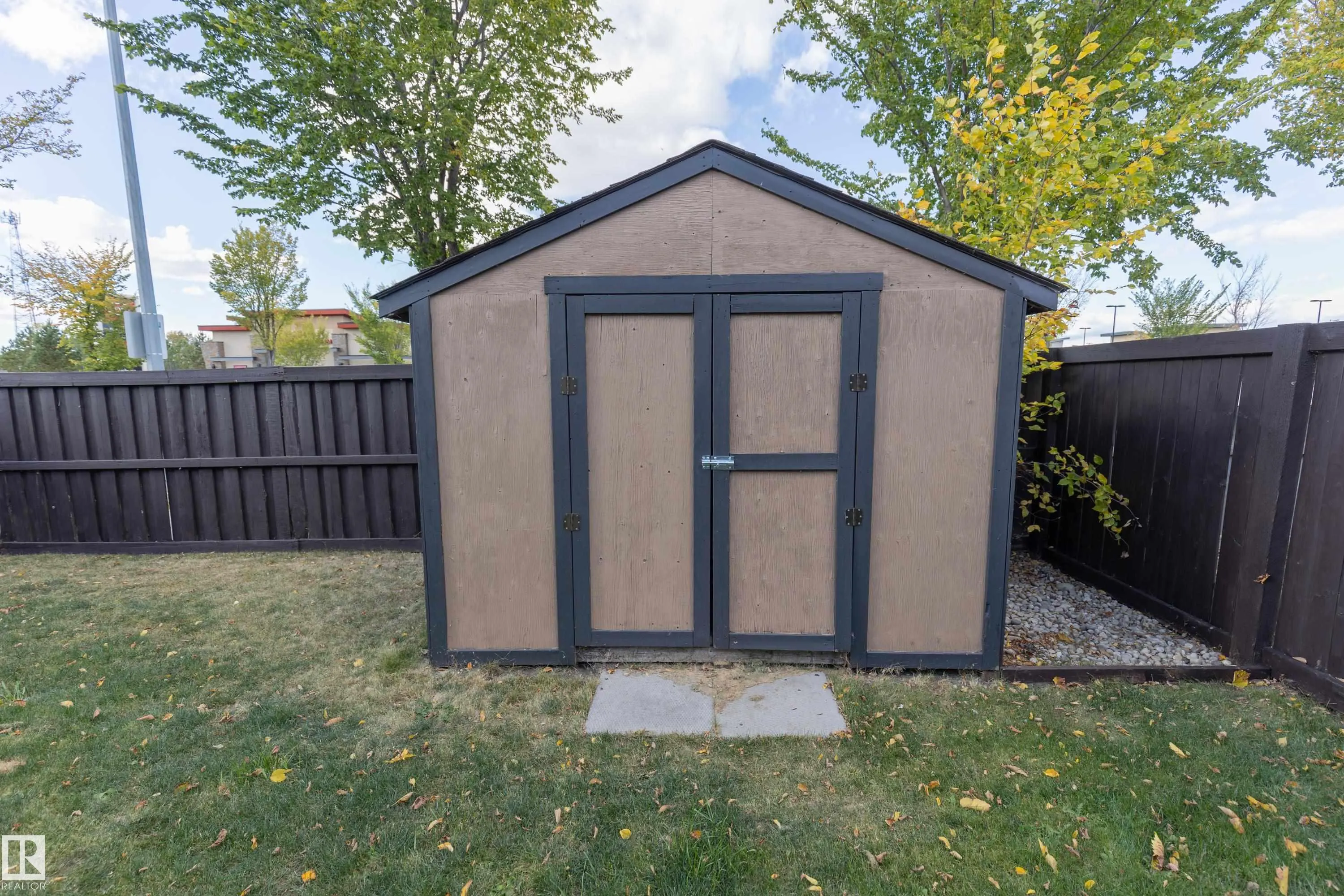28 BECKER Crescent