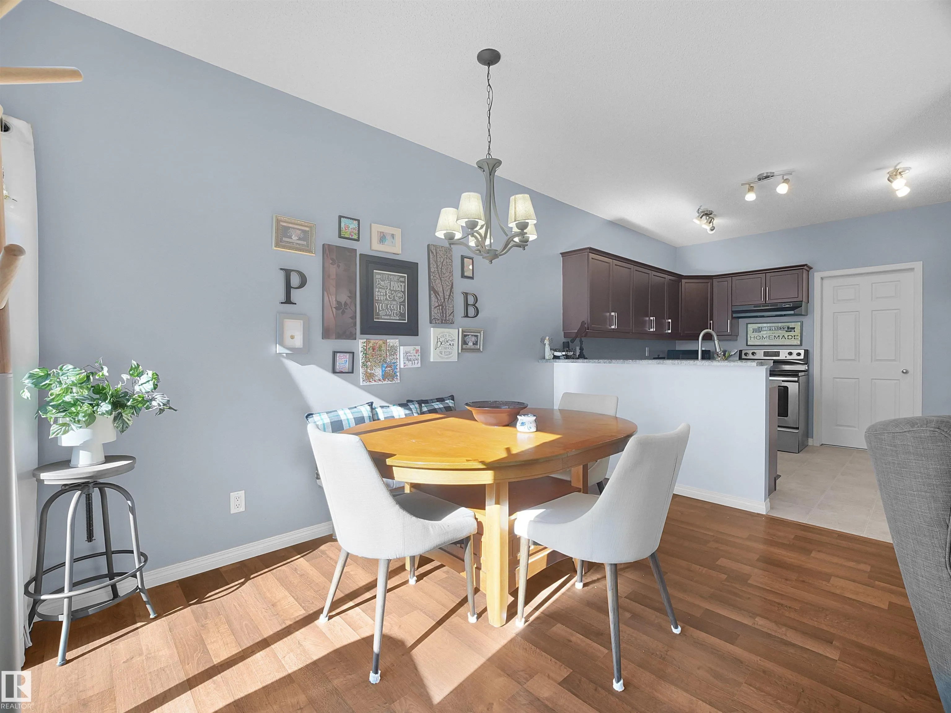 30 OAK VISTA Drive