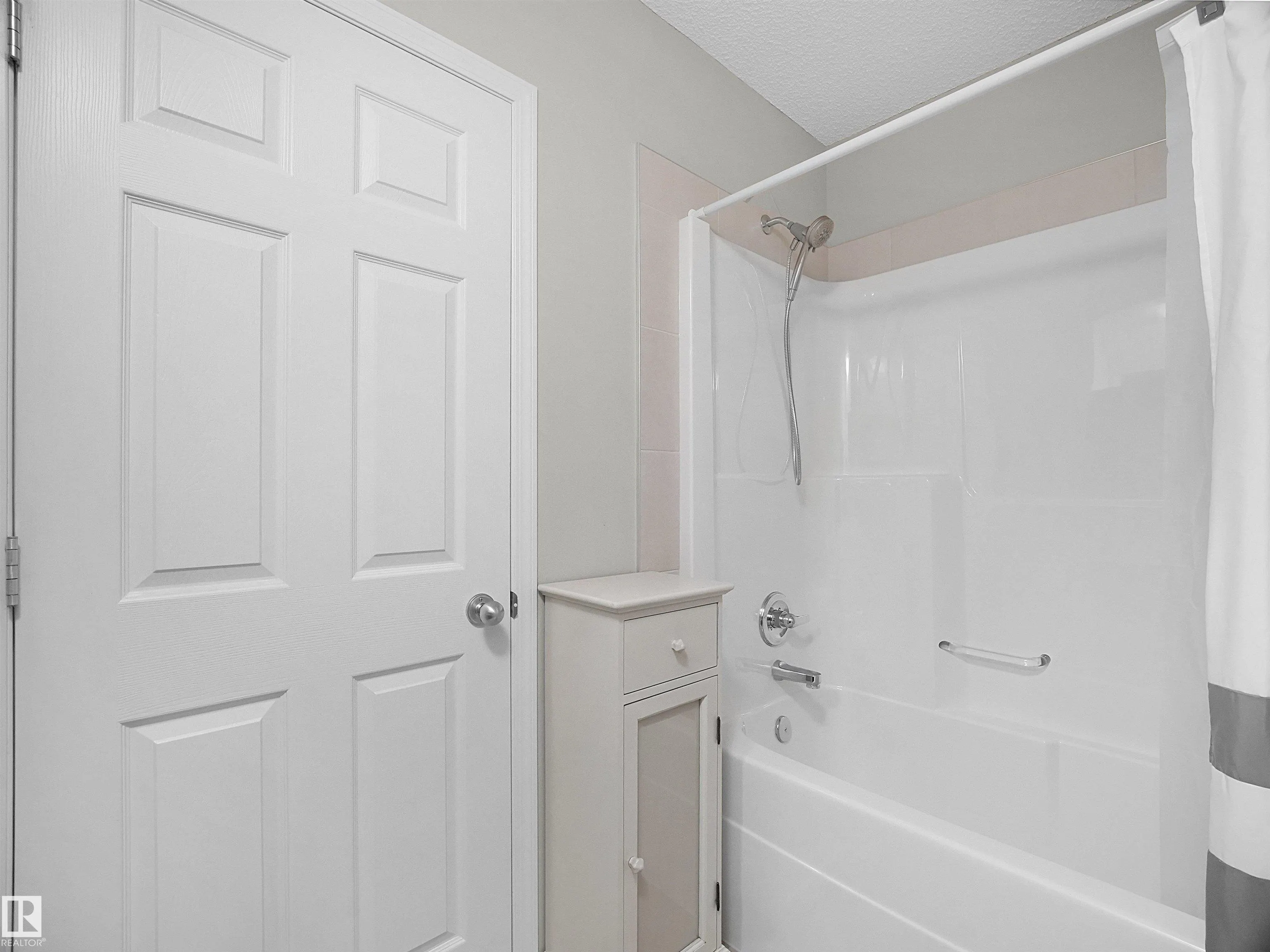 30 OAK VISTA Drive